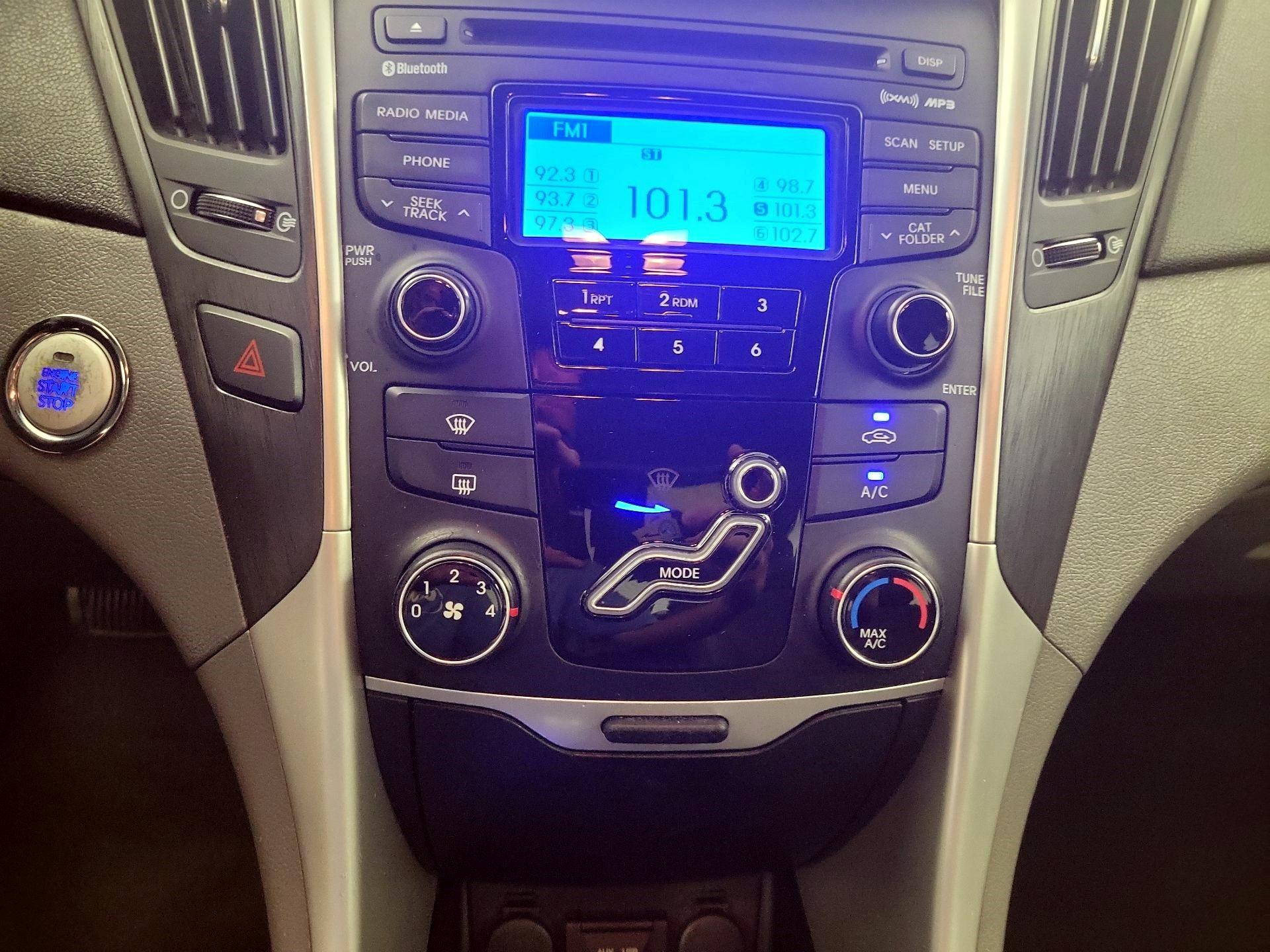 Thumbnail: 2013 Hyundai Sonata - 13
