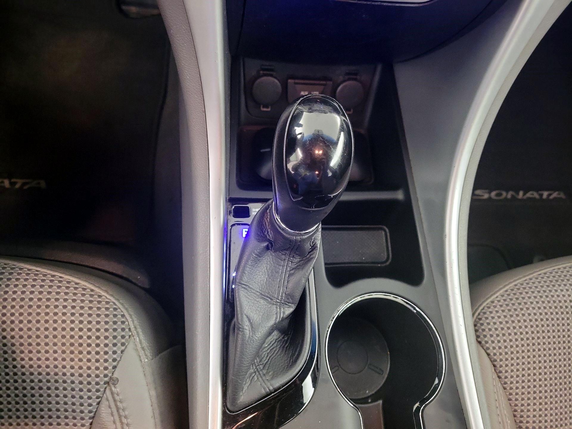 Thumbnail: 2013 Hyundai Sonata - 14