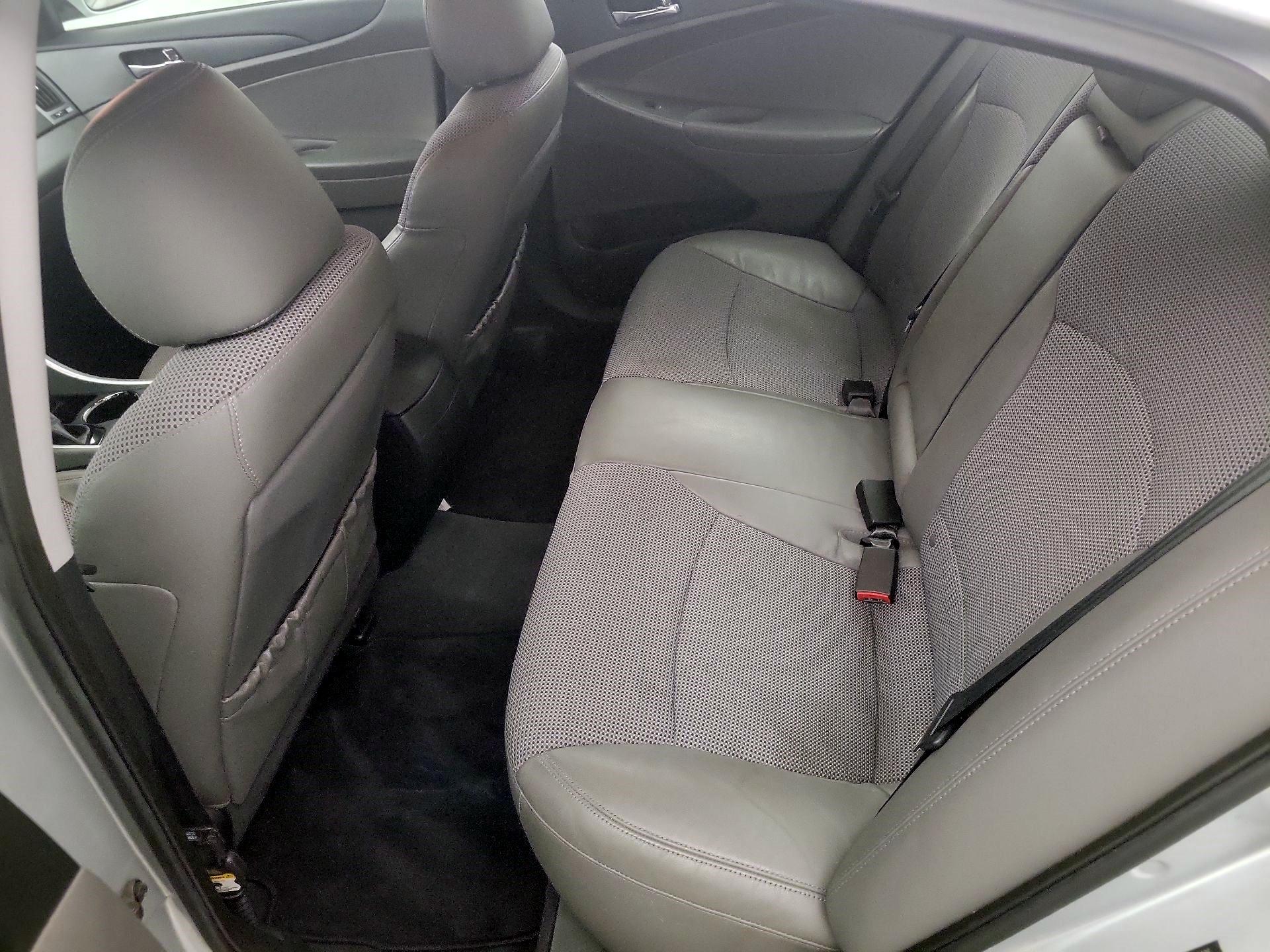 Thumbnail: 2013 Hyundai Sonata - 16