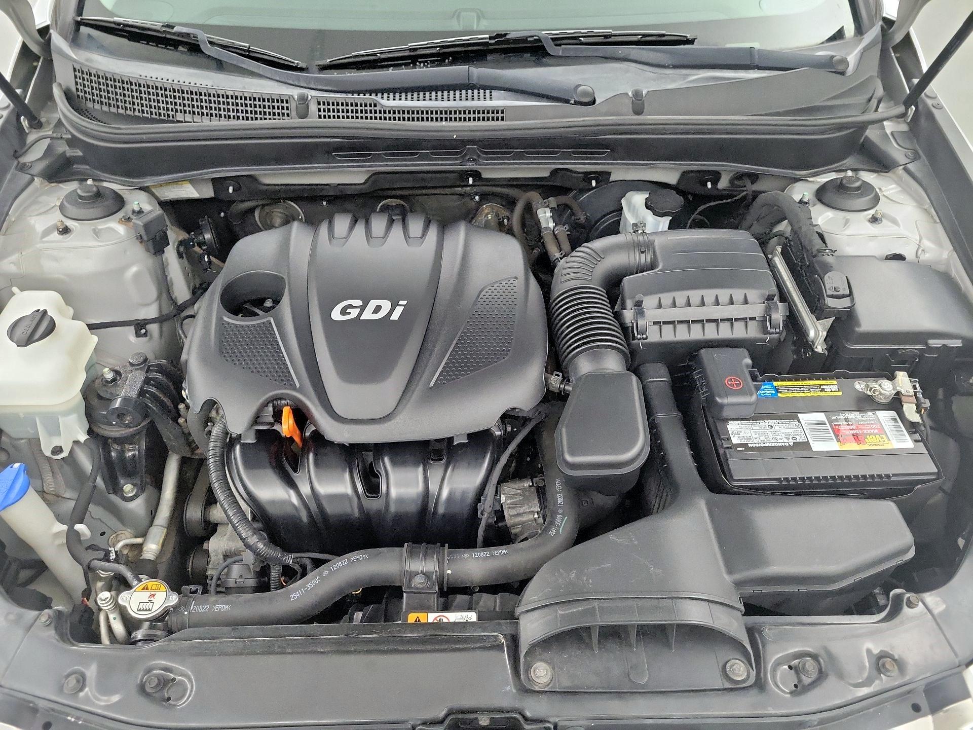 Thumbnail: 2013 Hyundai Sonata - 18