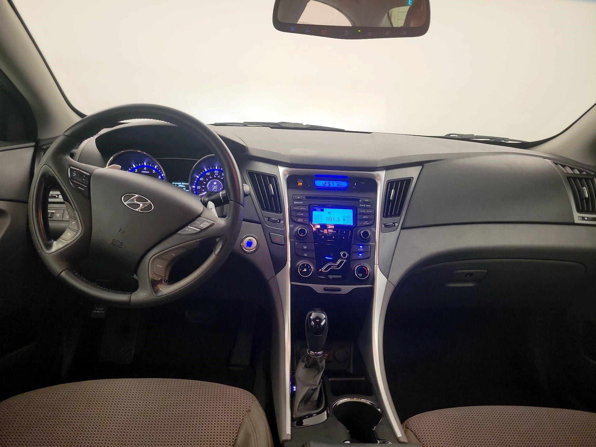 Thumbnail: 2013 Hyundai Sonata - 8