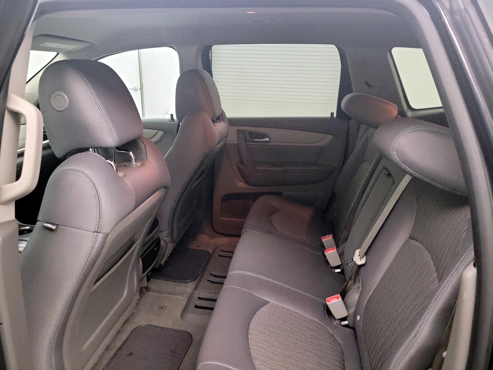 Thumbnail: 2015 Chevrolet Traverse - 19