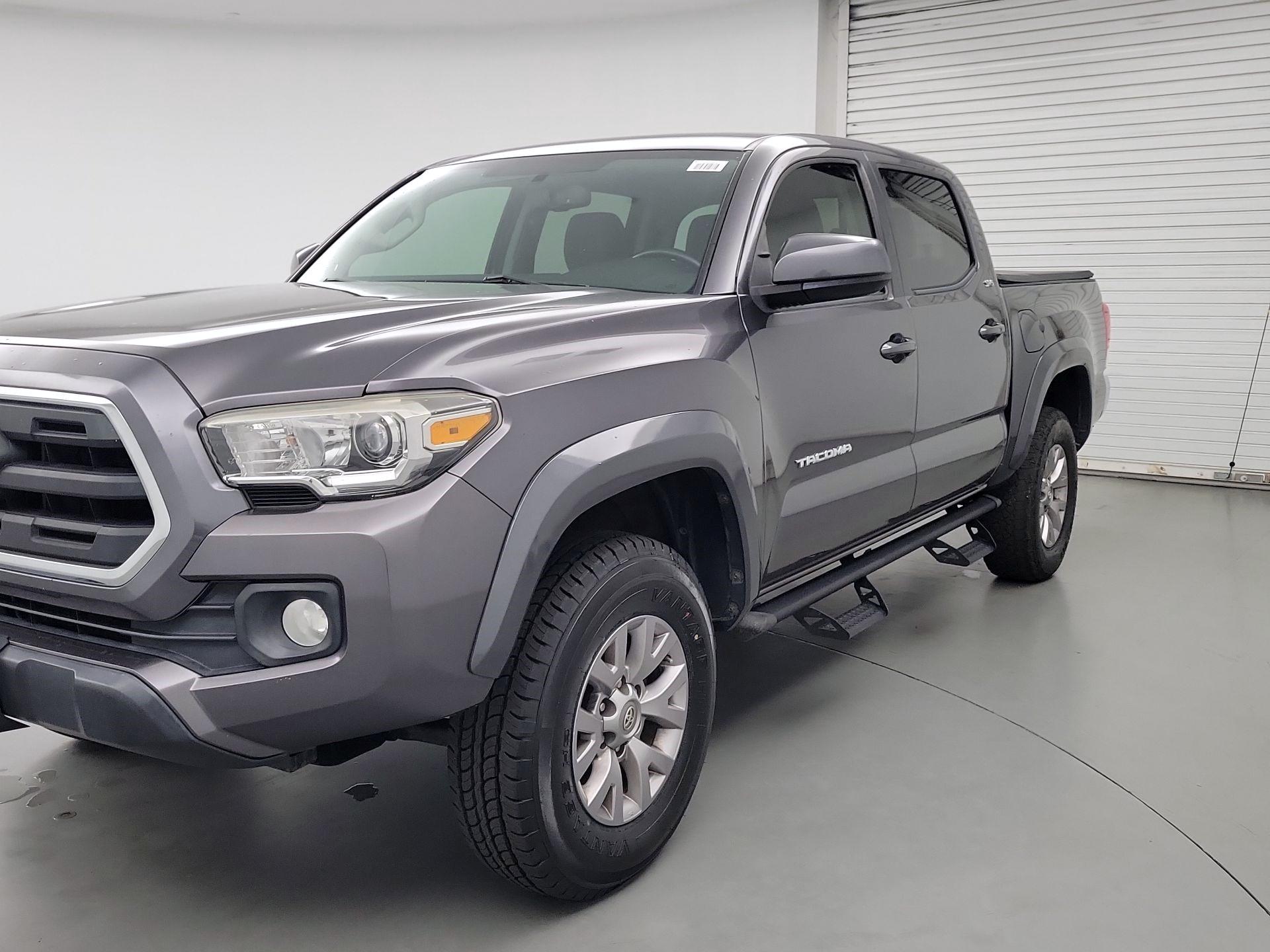 Thumbnail: 2017 Toyota Tacoma - 3