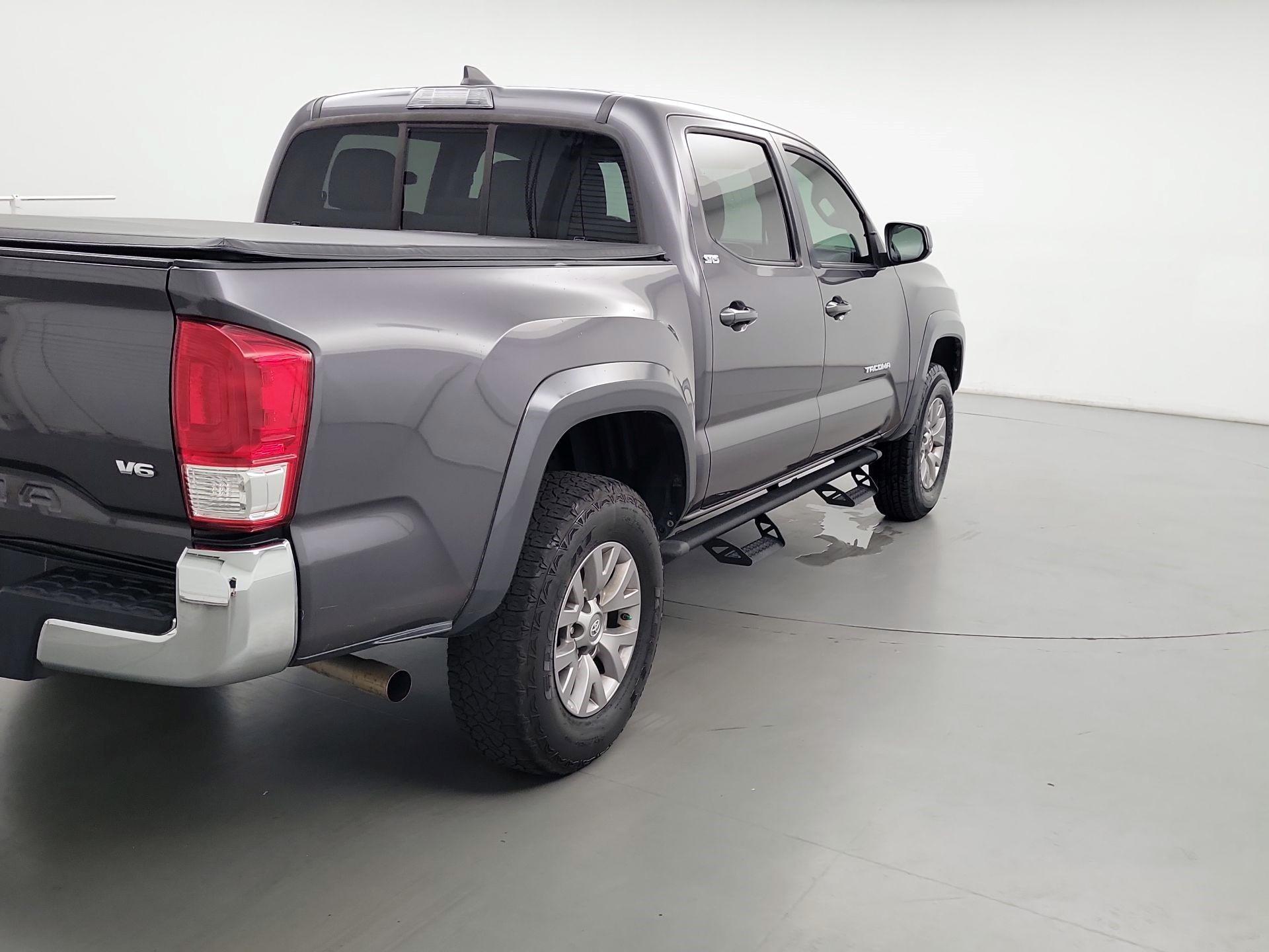 Thumbnail: 2017 Toyota Tacoma - 5