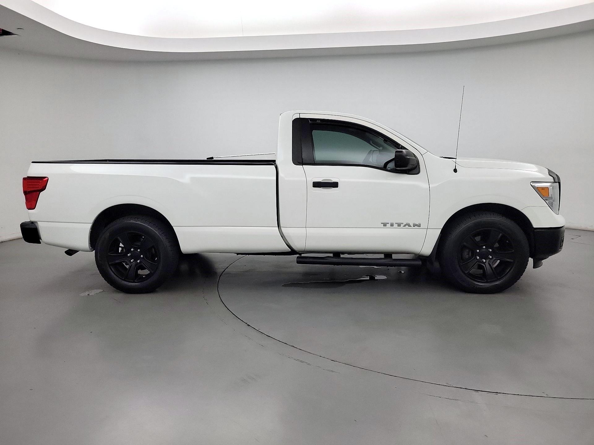 Thumbnail: 2018 Nissan Titan - 4