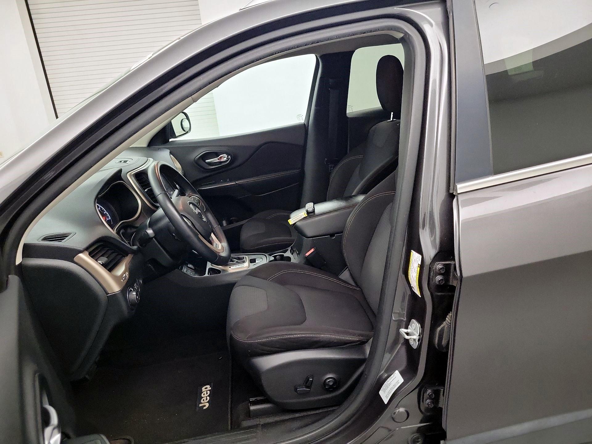 Thumbnail: 2015 Jeep Cherokee - 9