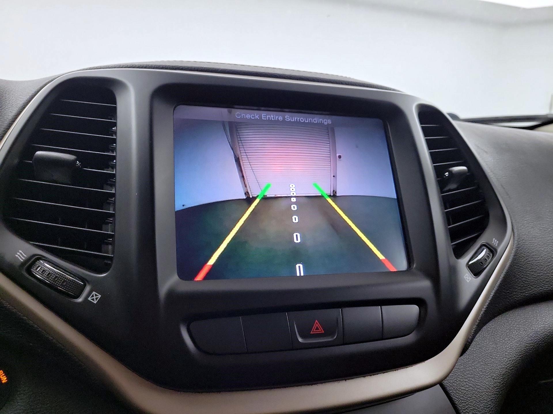 Thumbnail: 2015 Jeep Cherokee - 12