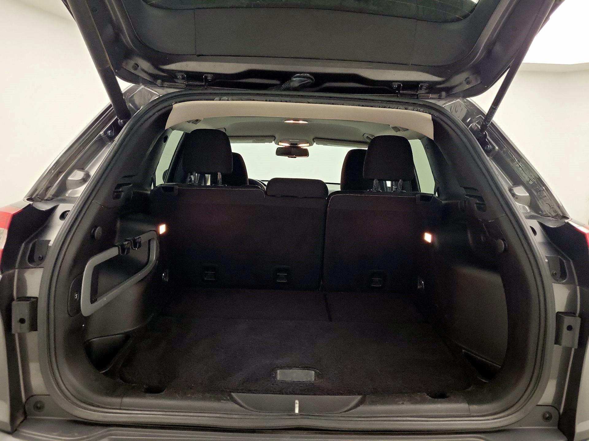 Thumbnail: 2015 Jeep Cherokee - 18