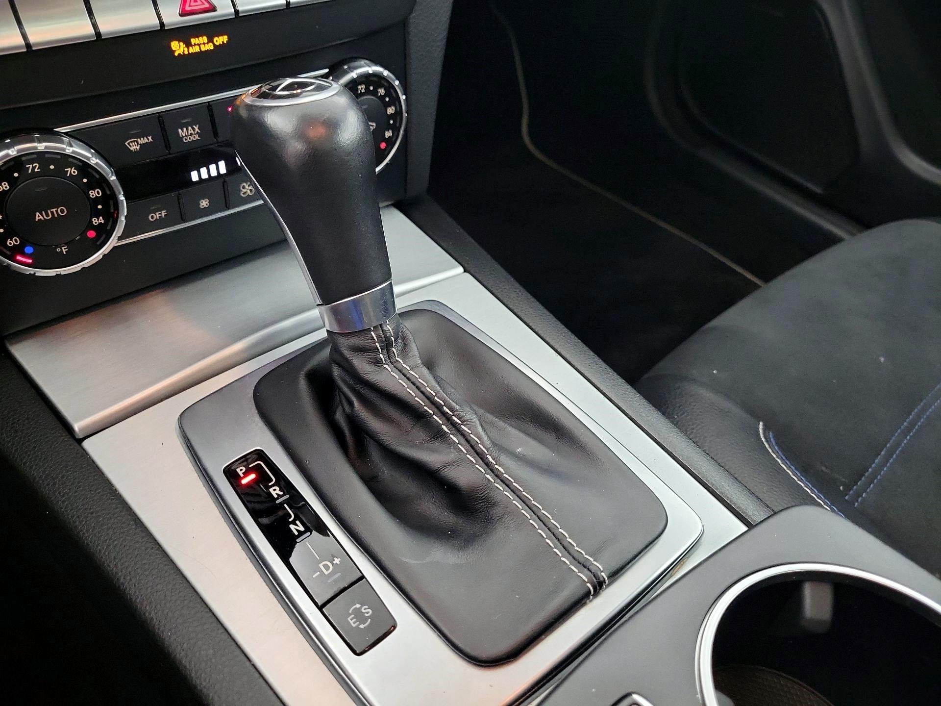 Thumbnail: 2015 Mercedes-Benz C-Class - 16