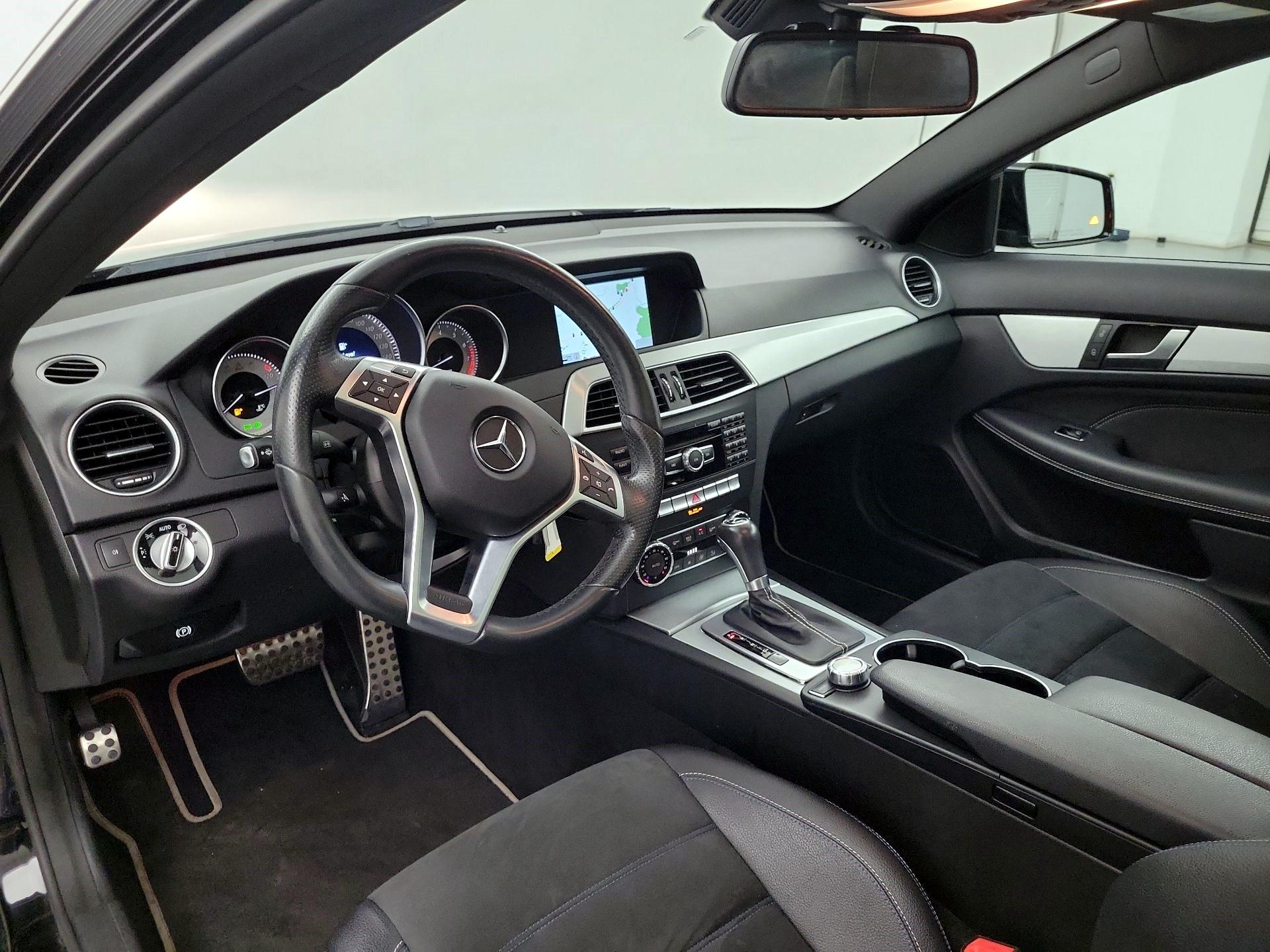 Thumbnail: 2015 Mercedes-Benz C-Class - 8