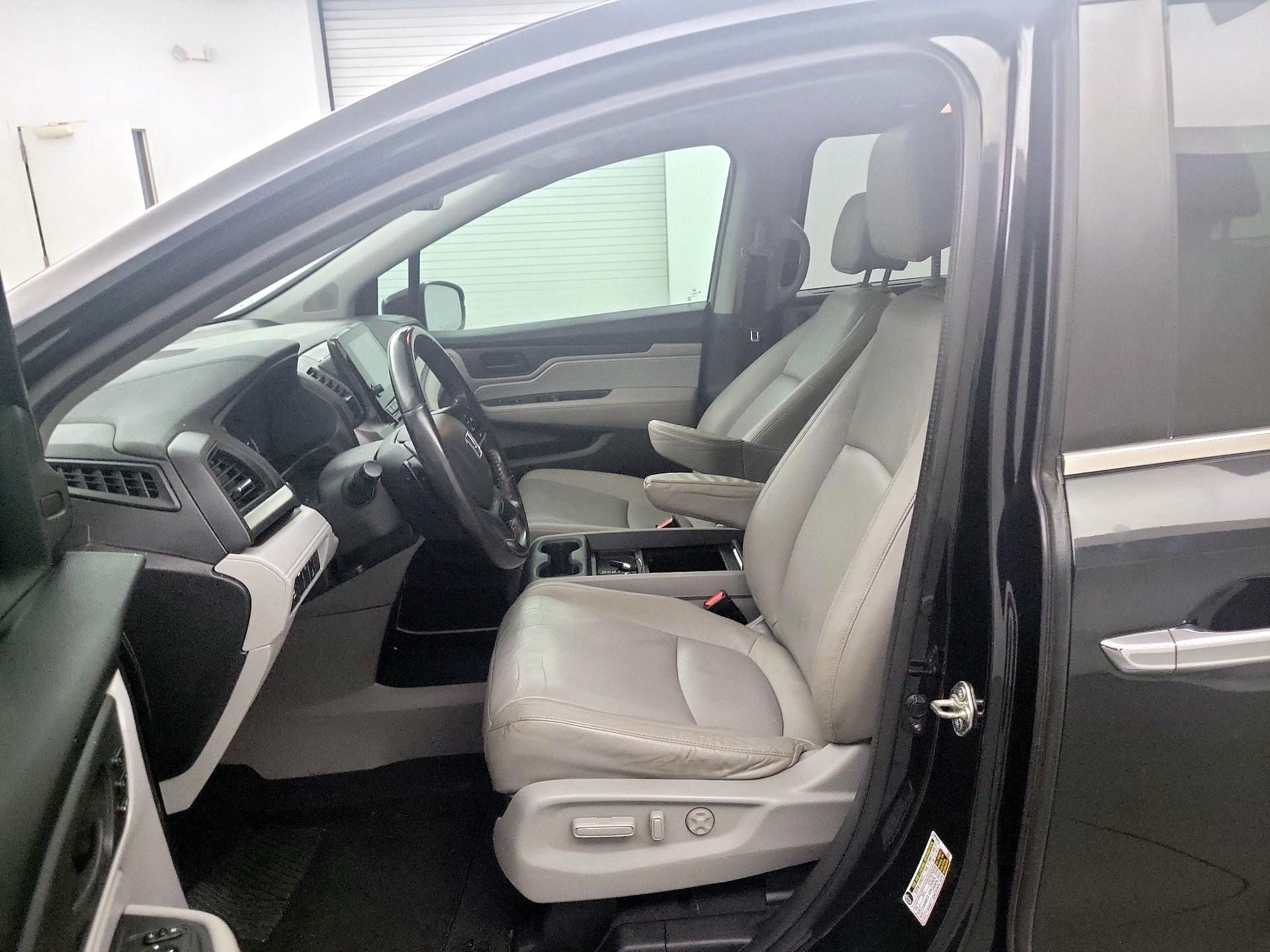 Thumbnail: 2018 Honda Odyssey - 9