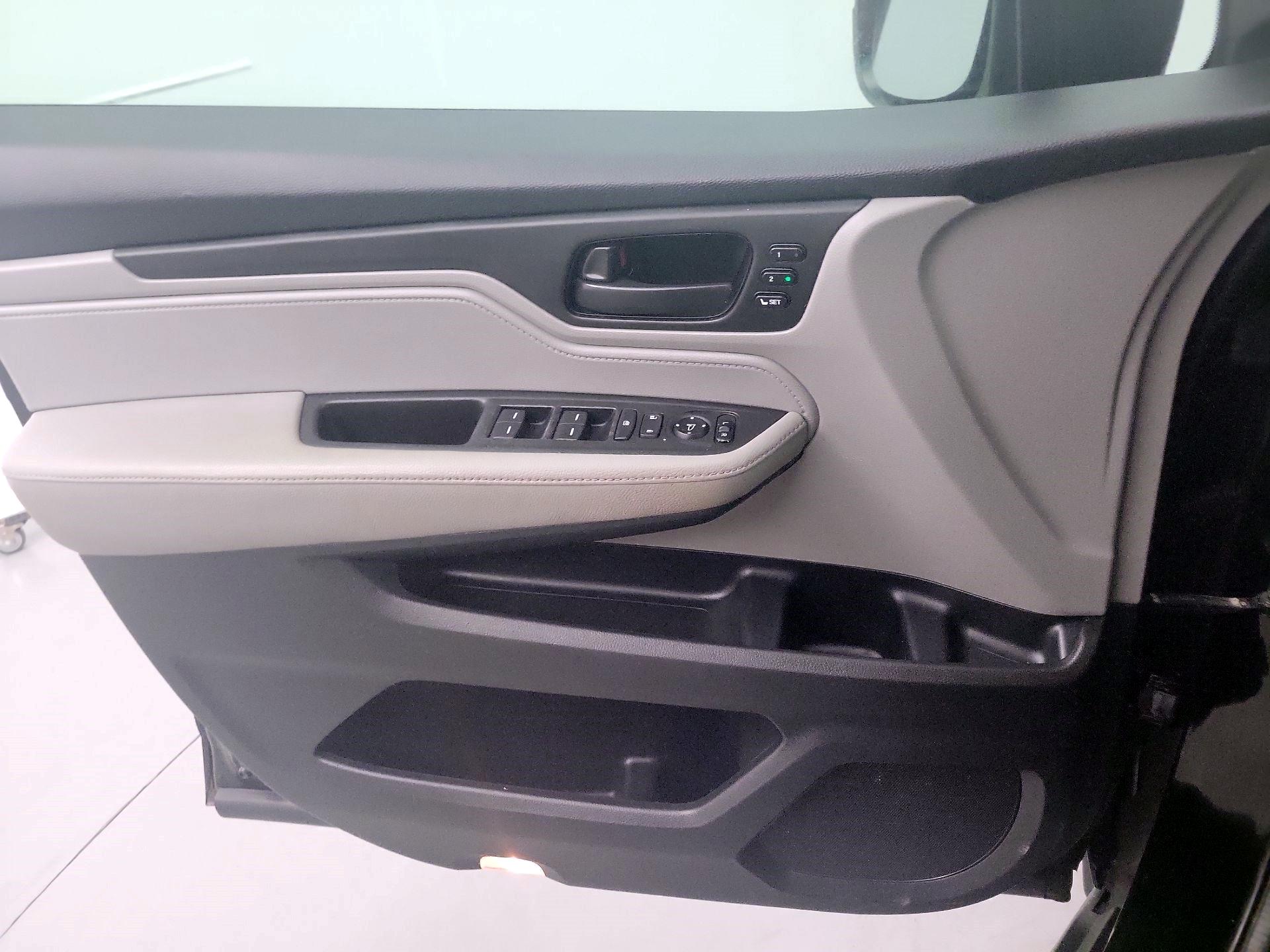 Thumbnail: 2018 Honda Odyssey - 10