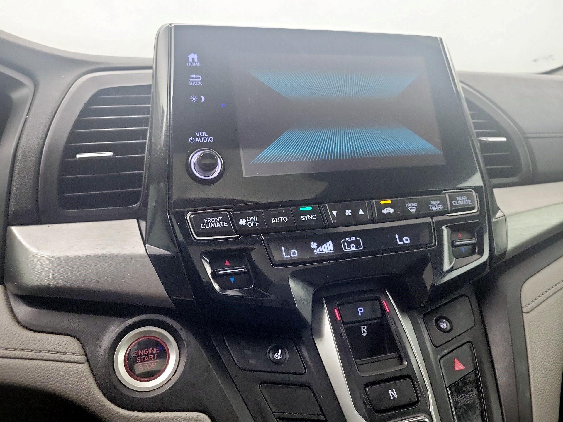 Thumbnail: 2018 Honda Odyssey - 14