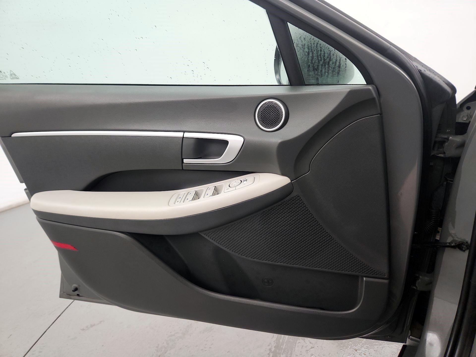 Thumbnail: 2023 Hyundai Sonata - 10