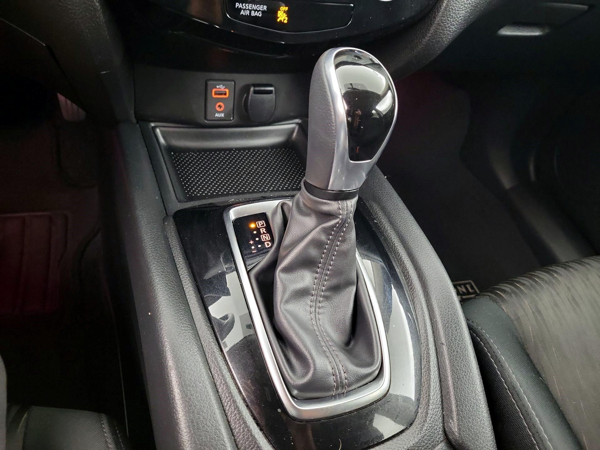 Thumbnail: 2017 Nissan Rogue - 15