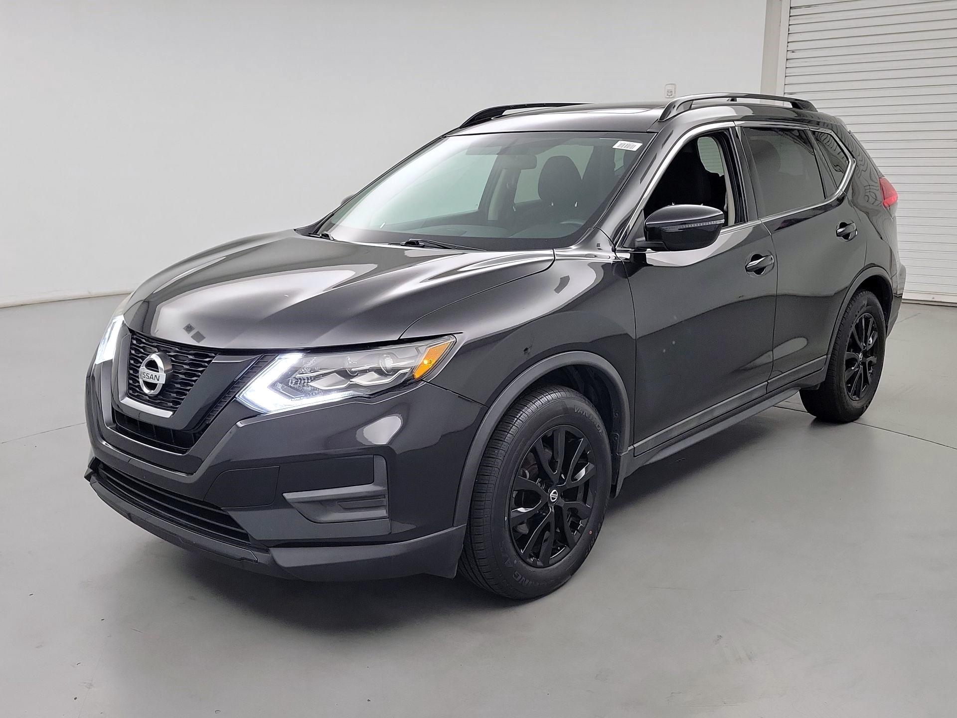 Thumbnail: 2017 Nissan Rogue - 3