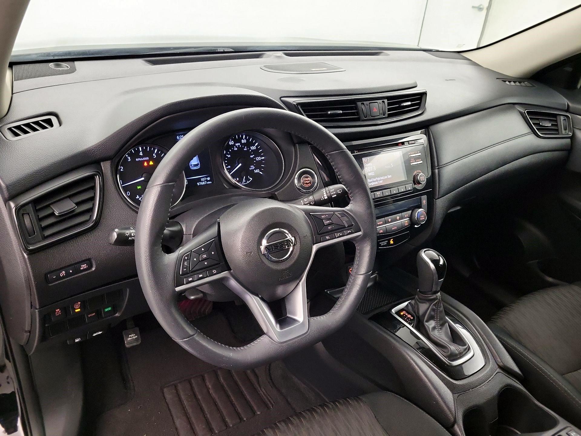 Thumbnail: 2017 Nissan Rogue - 8