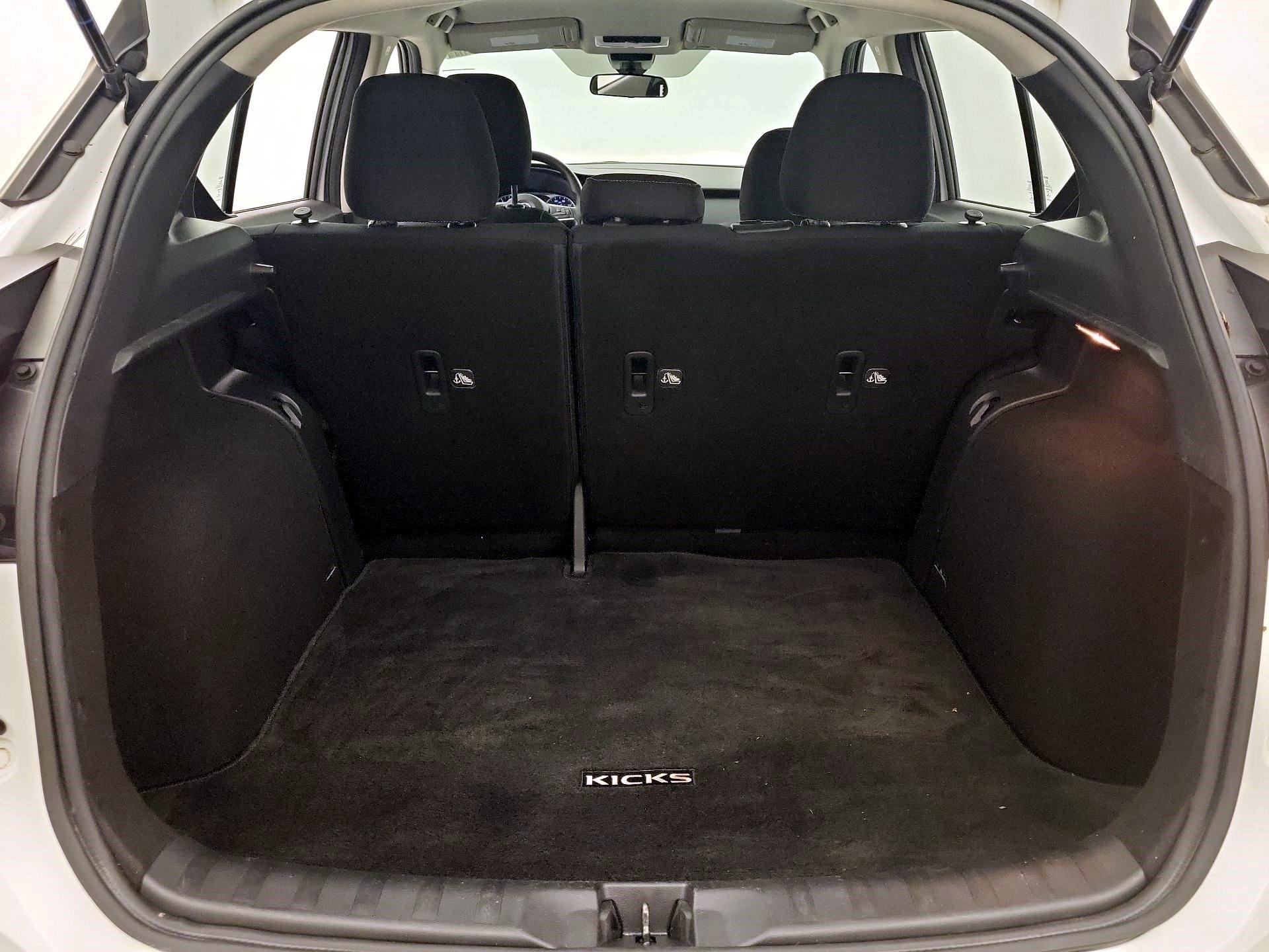 Thumbnail: 2021 Nissan Kicks - 18