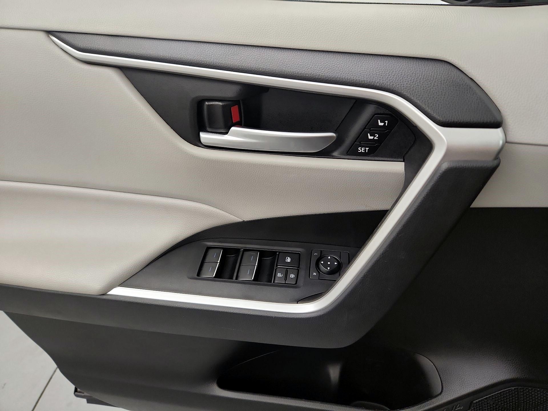 Thumbnail: 2023 Toyota RAV4 - 10