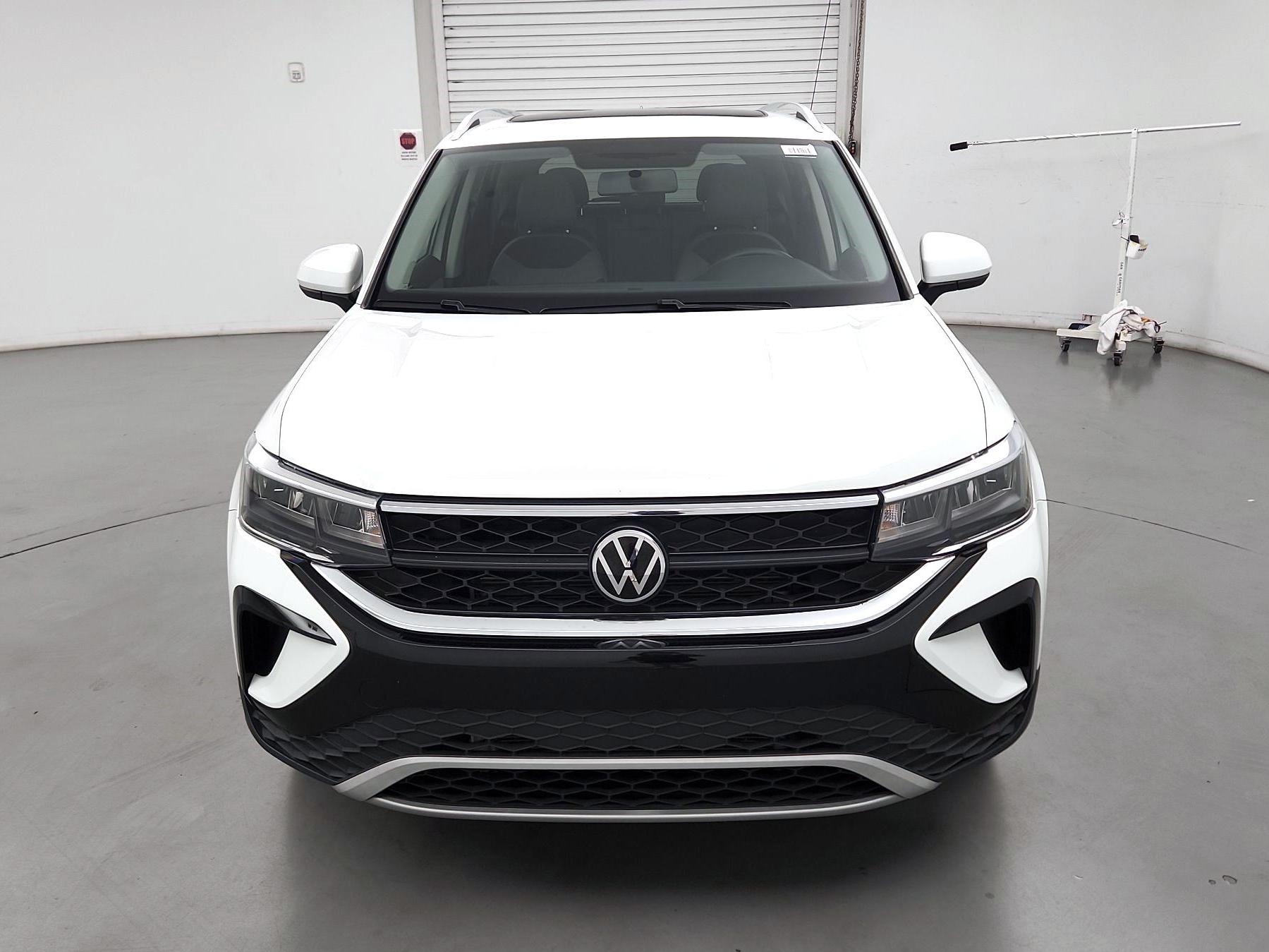 Thumbnail: 2022 Volkswagen Taos - 2