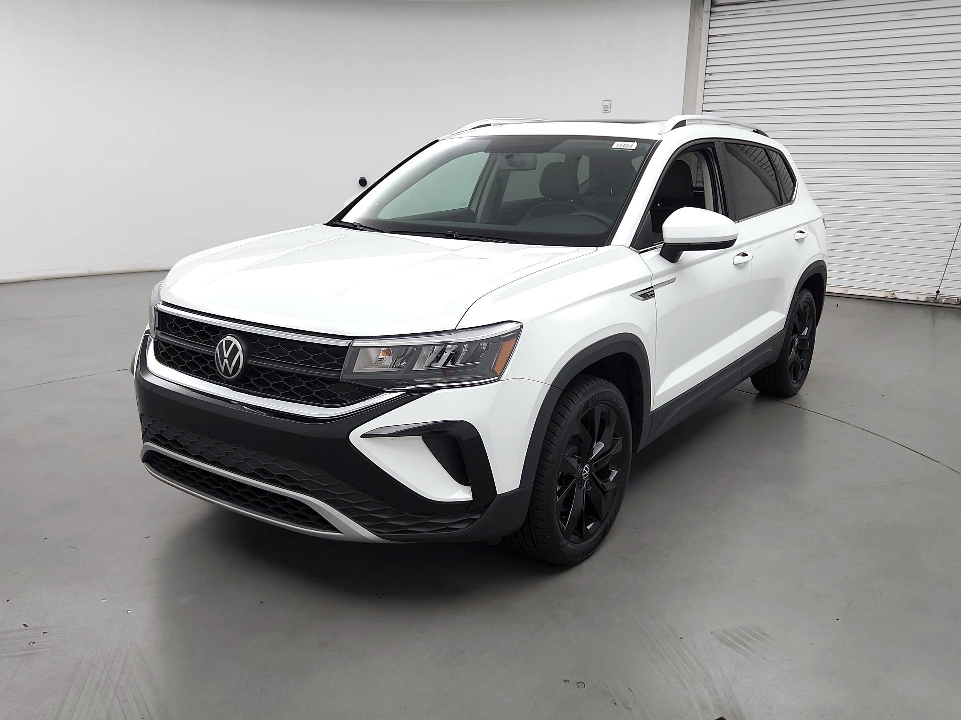 Thumbnail: 2022 Volkswagen Taos - 3