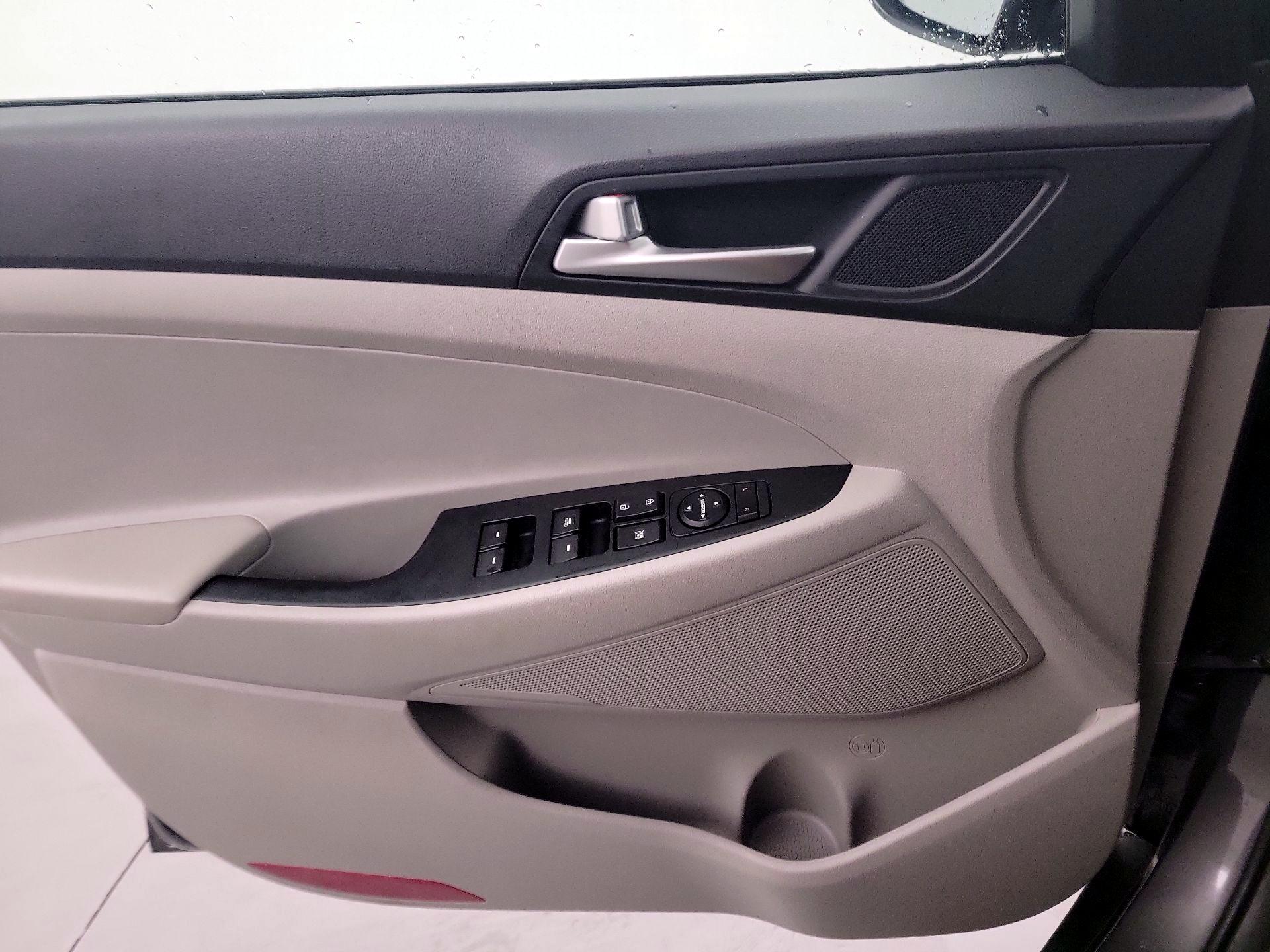 Thumbnail: 2020 Hyundai Tucson - 10