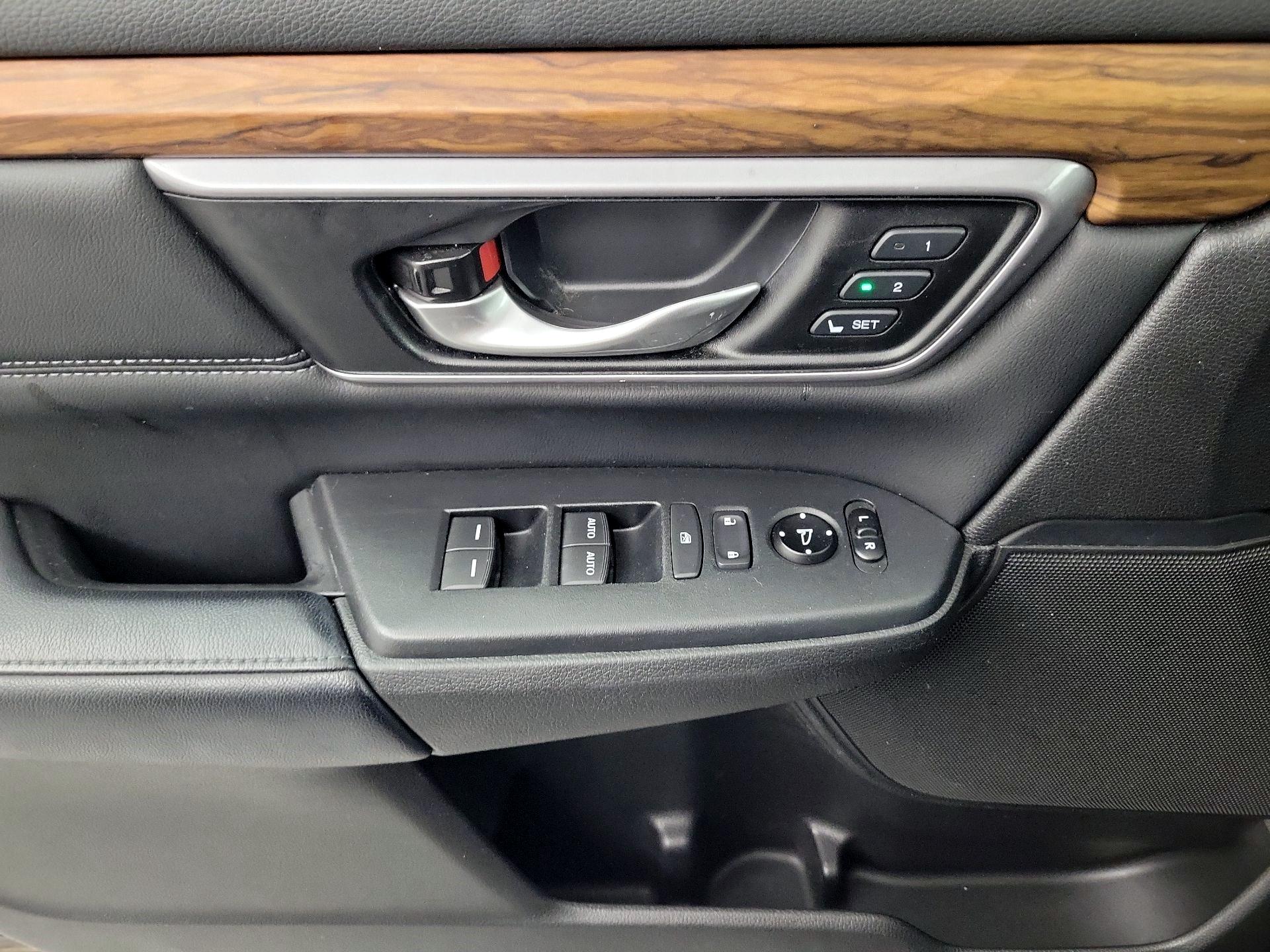 Thumbnail: 2017 Honda CR-V - 10