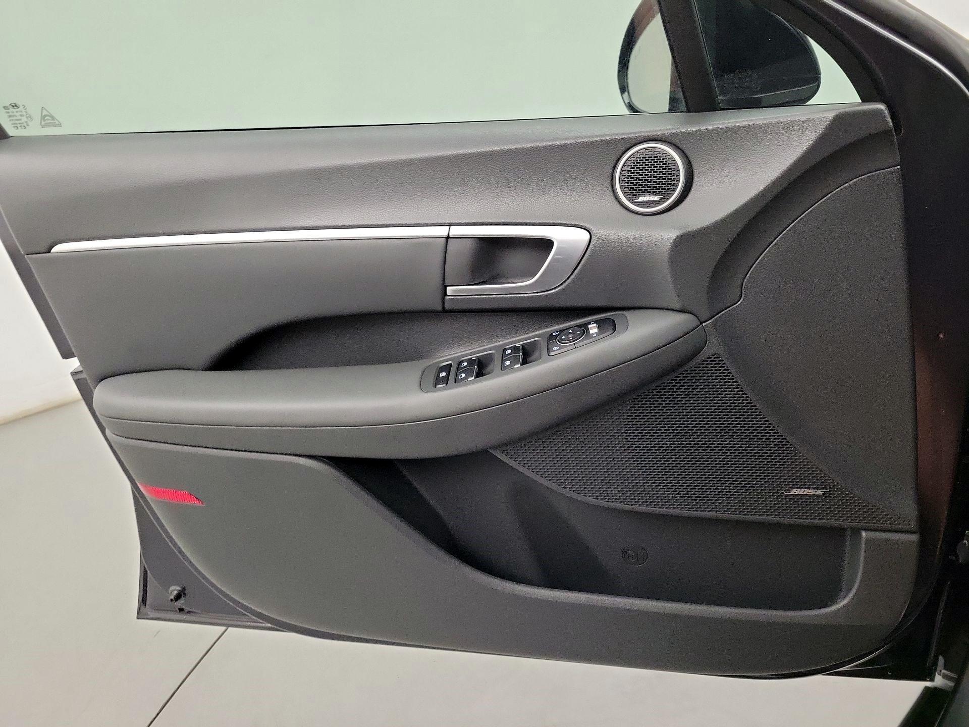 Thumbnail: 2020 Hyundai Sonata - 10