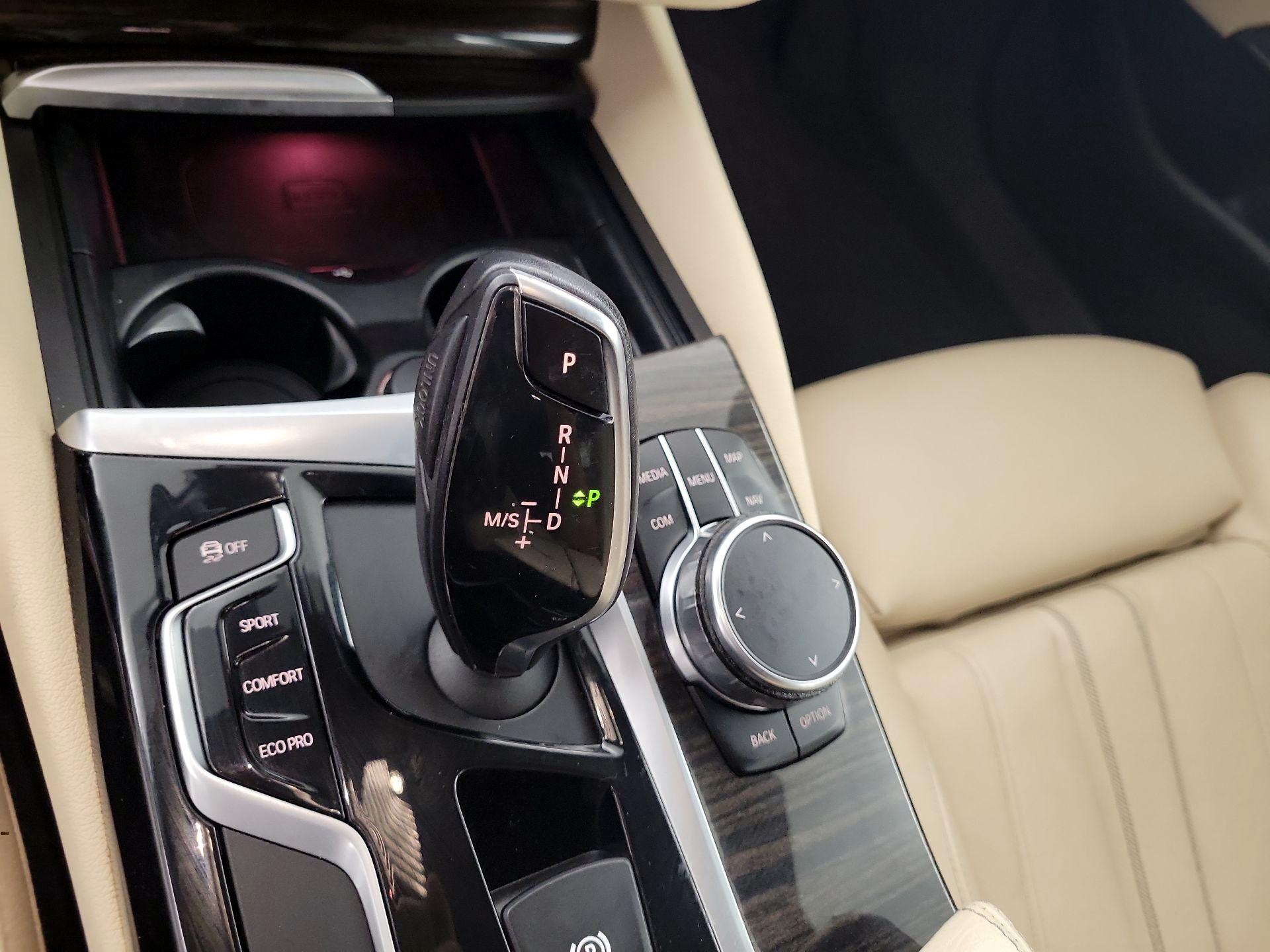 Thumbnail: 2017 BMW 5 Series - 16