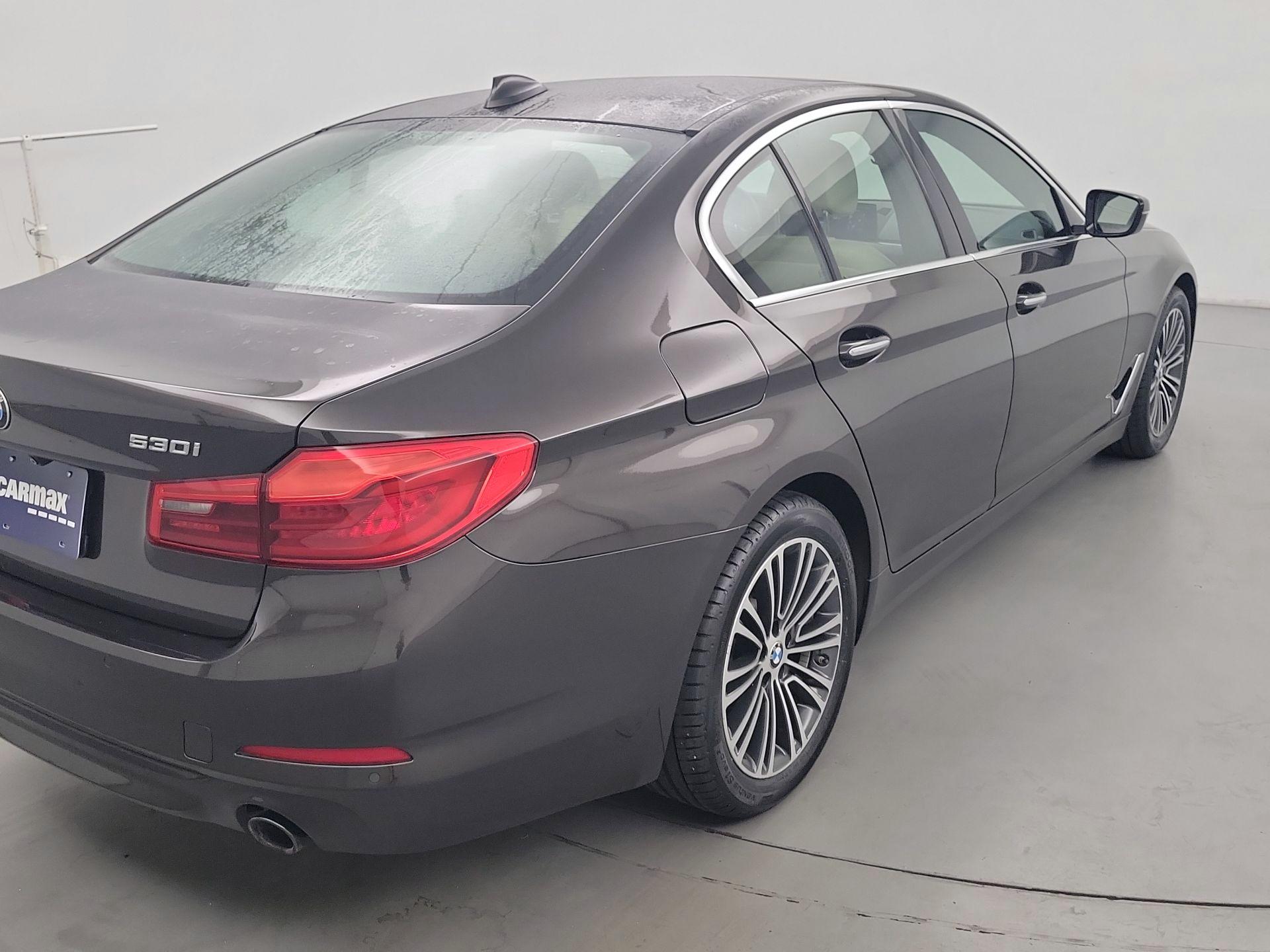 Thumbnail: 2017 BMW 5 Series - 5