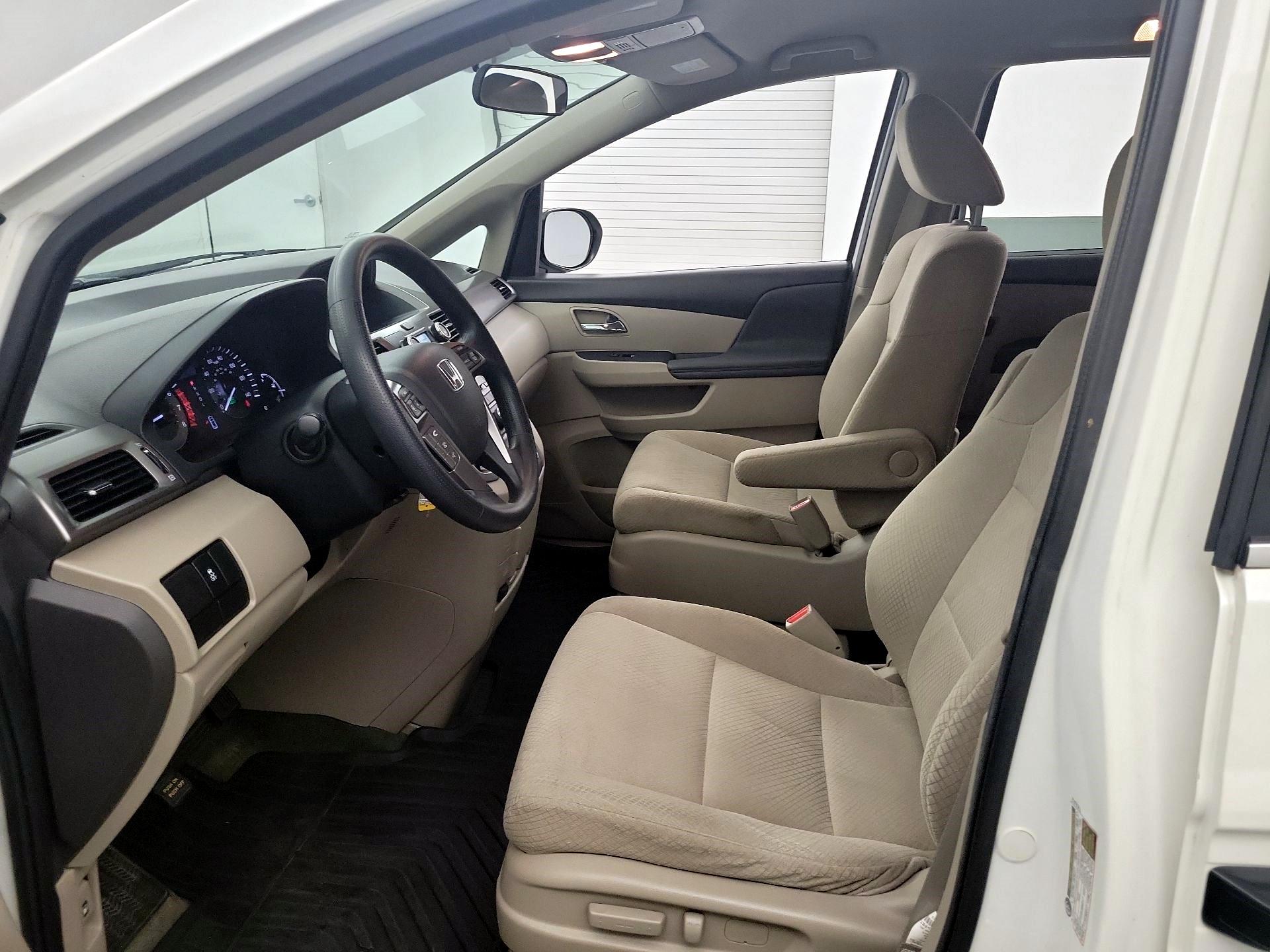 Thumbnail: 2016 Honda Odyssey - 9