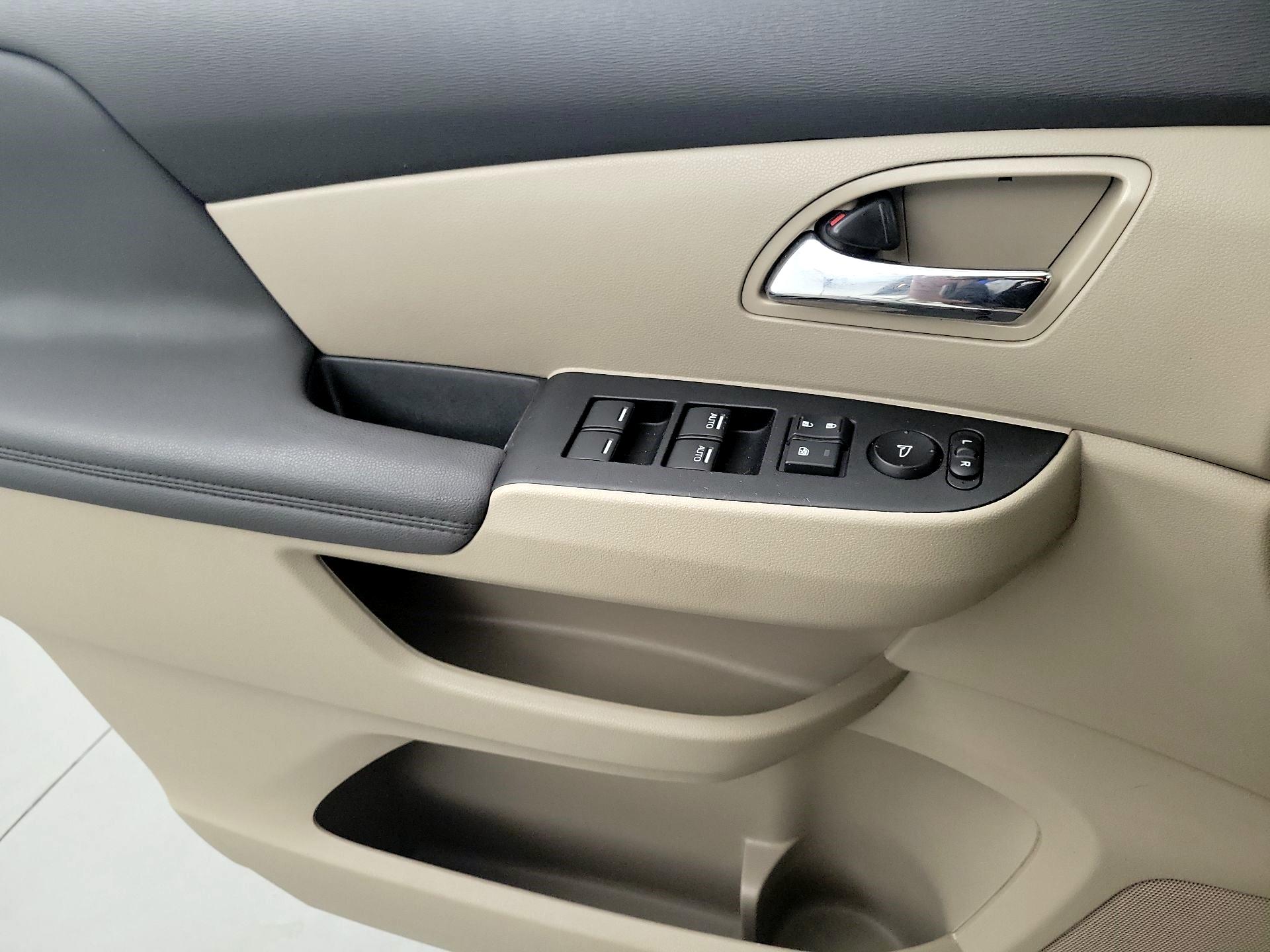 Thumbnail: 2016 Honda Odyssey - 10