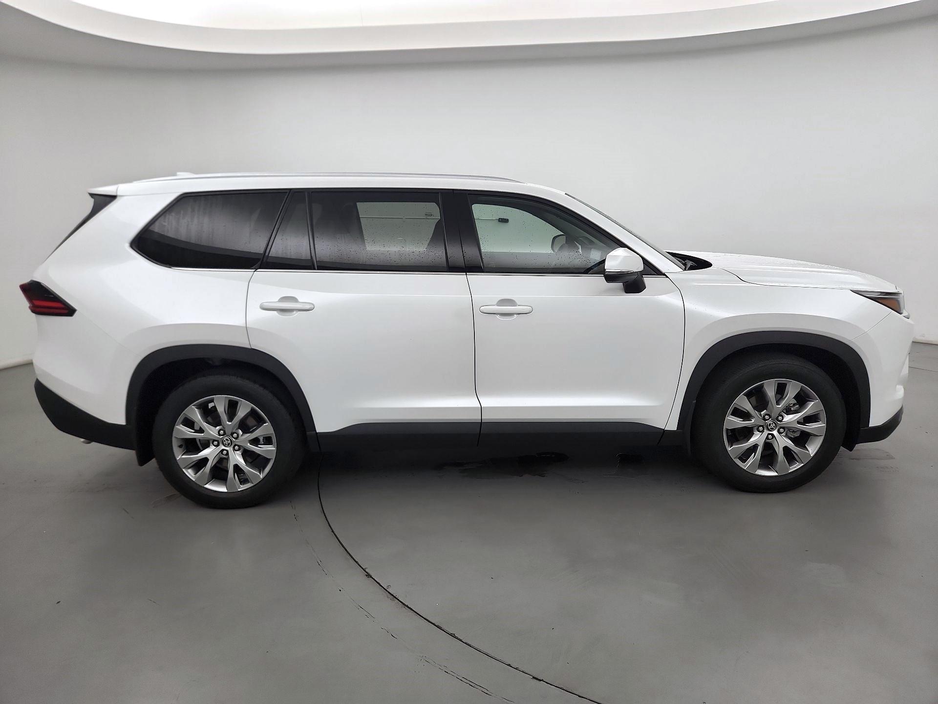 Thumbnail: 2025 Toyota Grand Highlander - 4