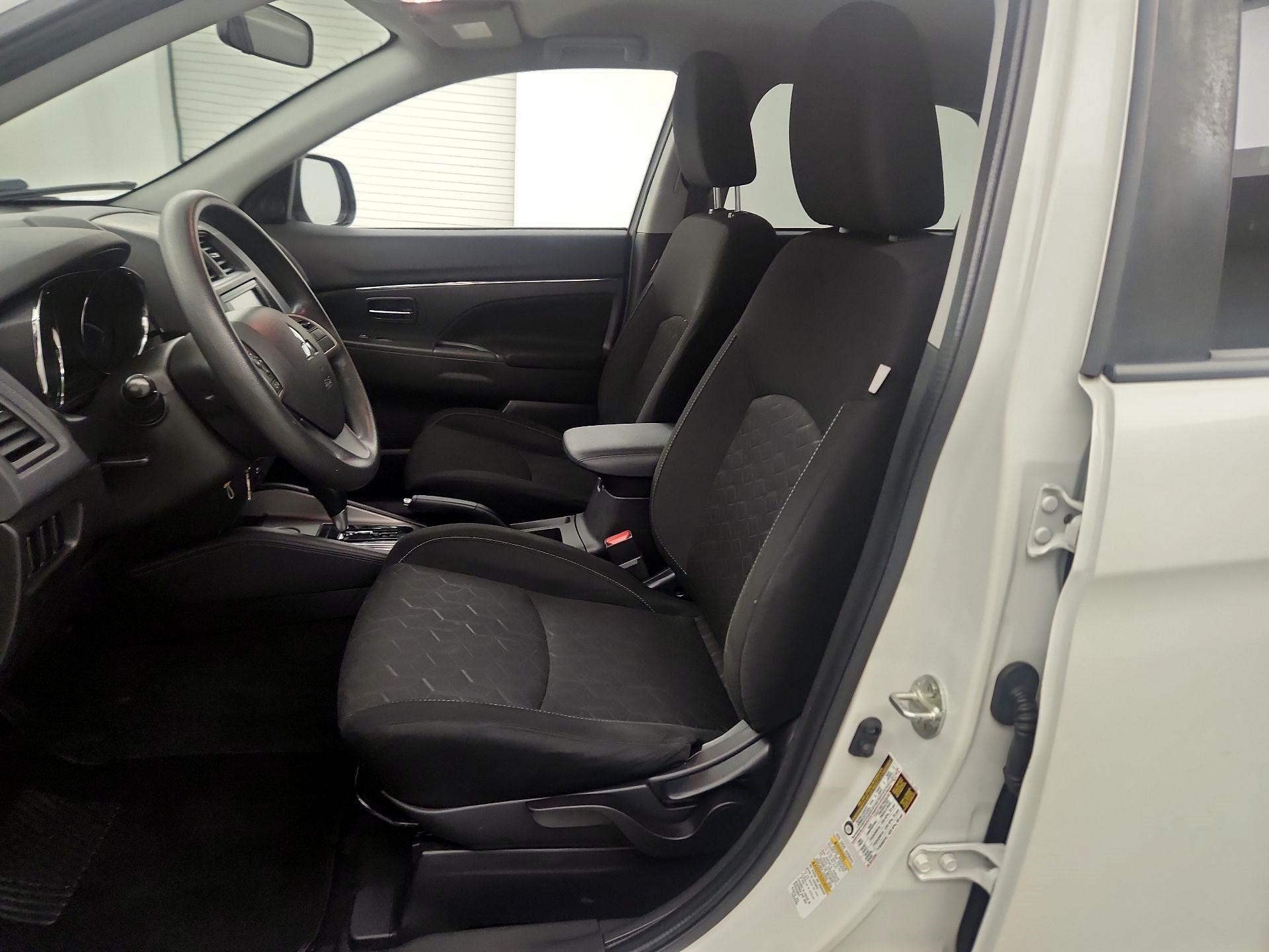 Thumbnail: 2020 Mitsubishi Outlander Sport - 9