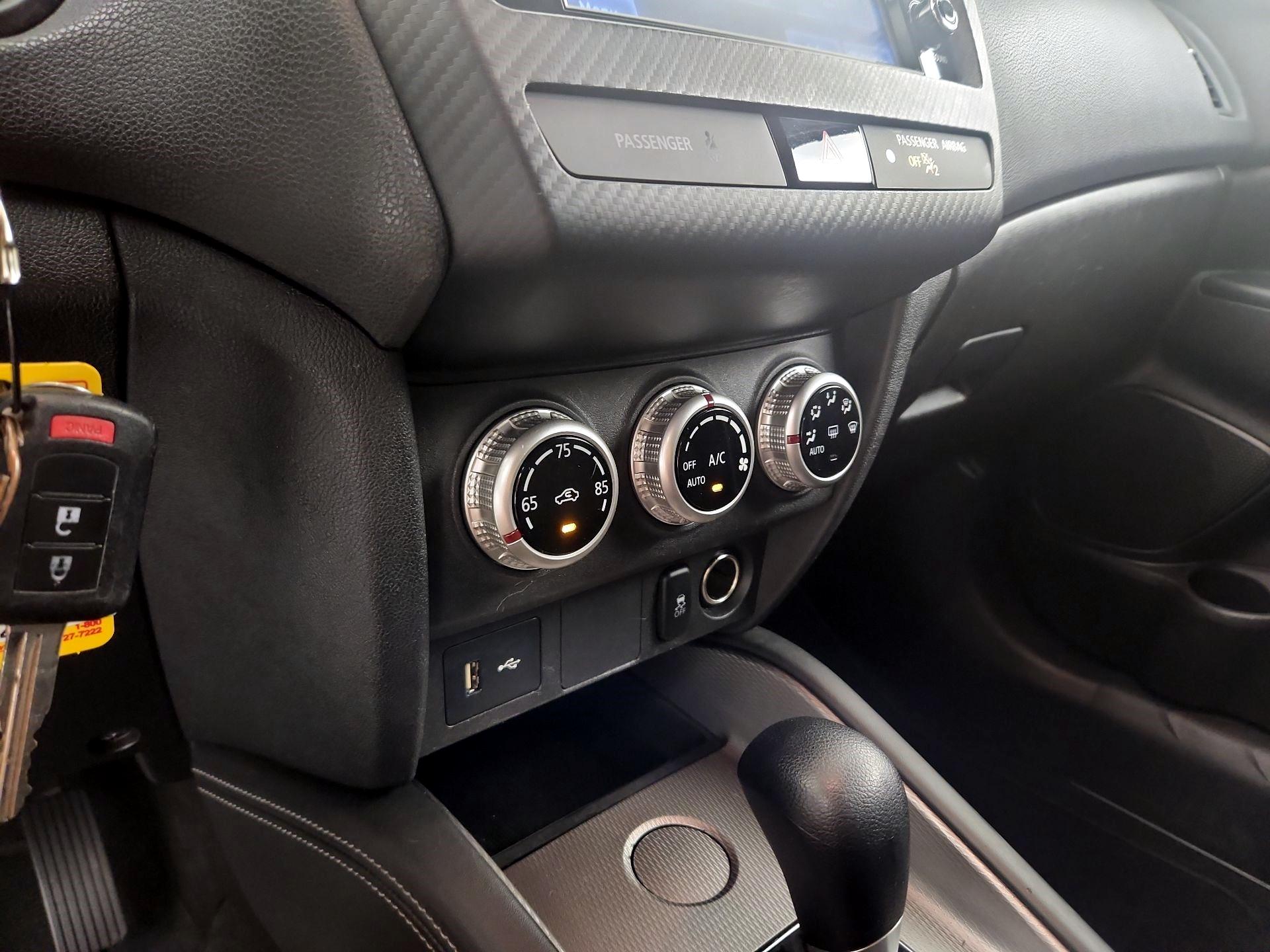 Thumbnail: 2020 Mitsubishi Outlander Sport - 13