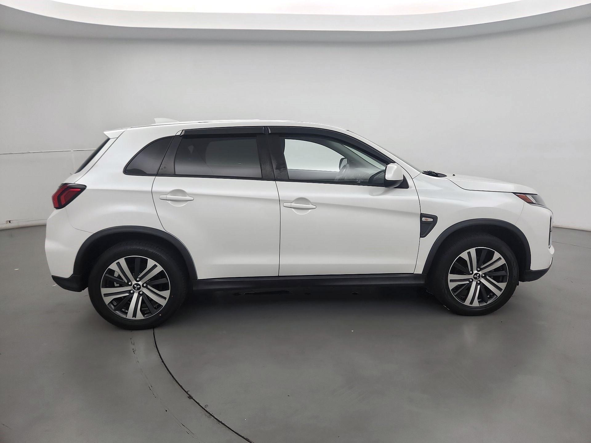 Thumbnail: 2020 Mitsubishi Outlander Sport - 4