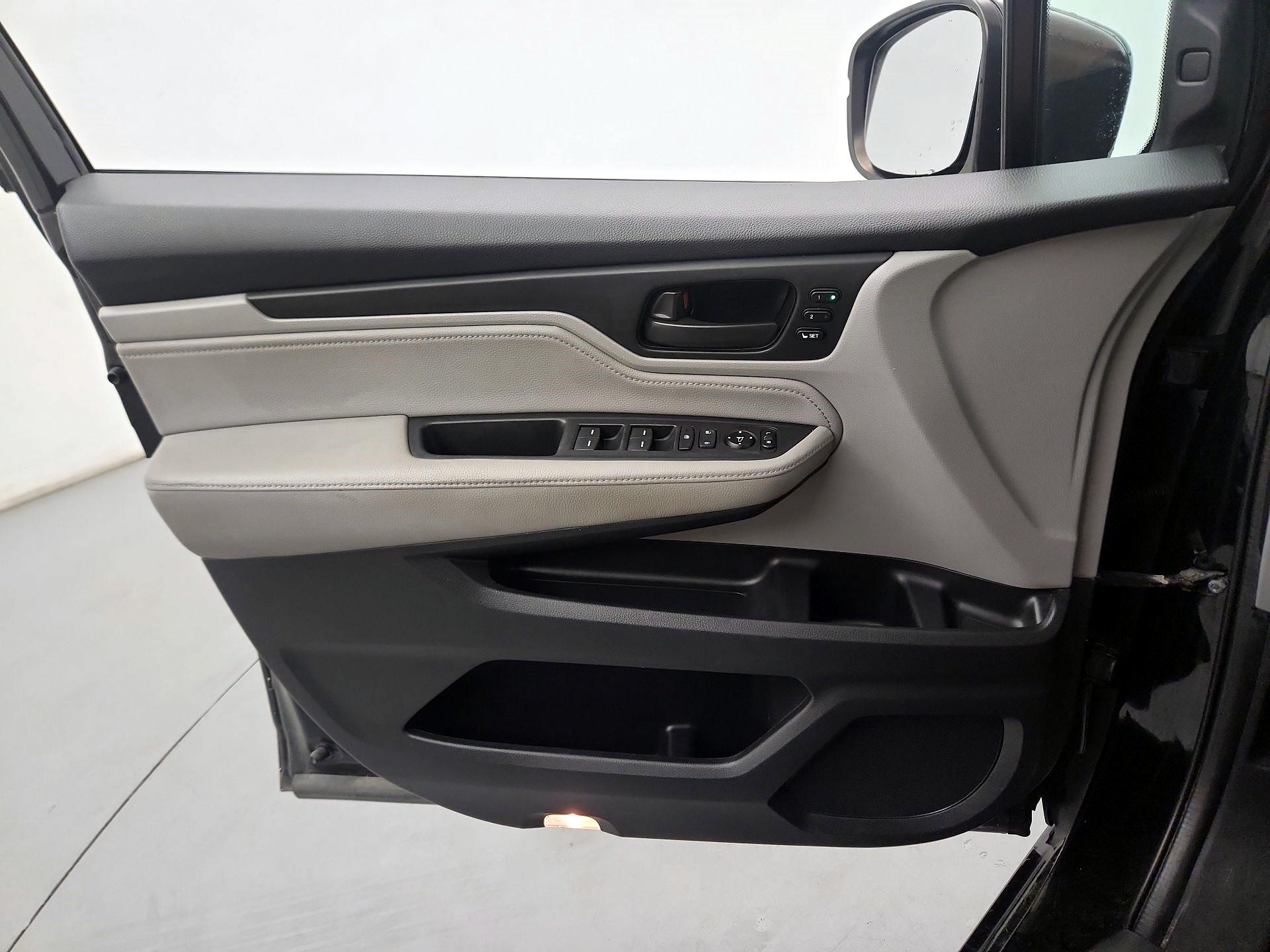Thumbnail: 2018 Honda Odyssey - 10