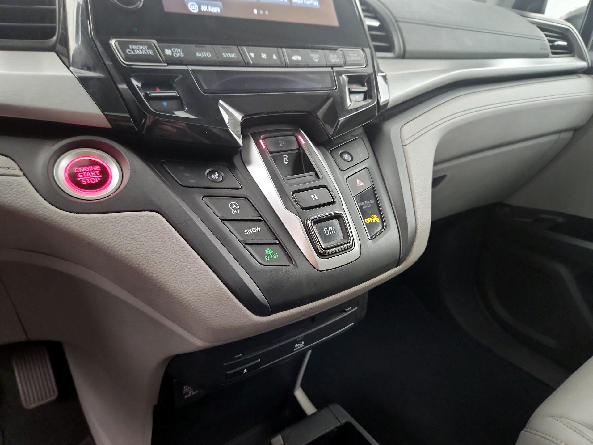 Thumbnail: 2018 Honda Odyssey - 16