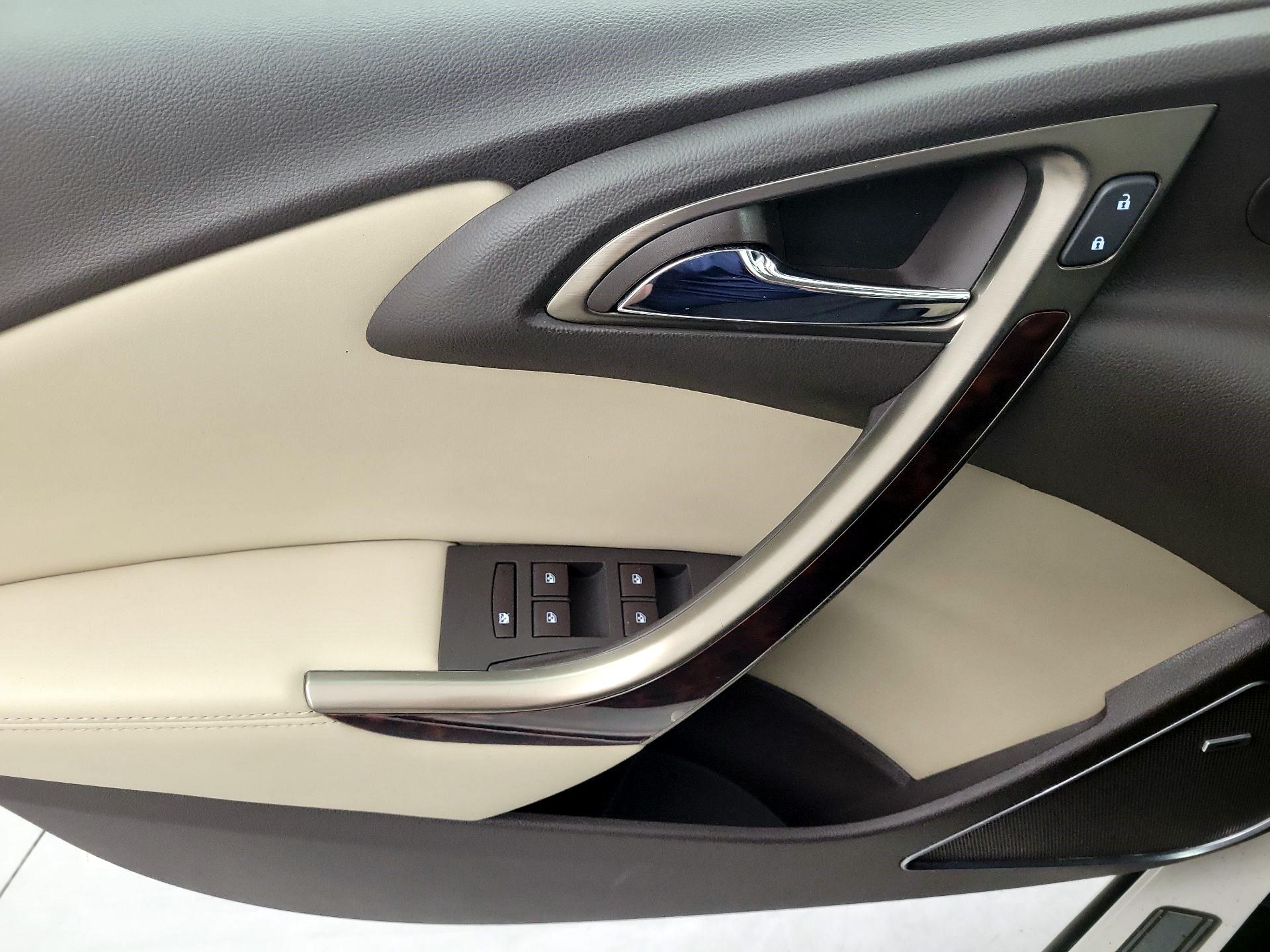 Thumbnail: 2016 Buick Verano - 10