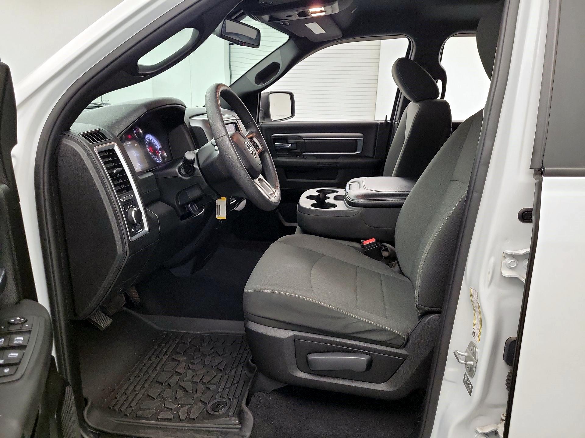 Thumbnail: 2021 RAM 1500 Classic - 9