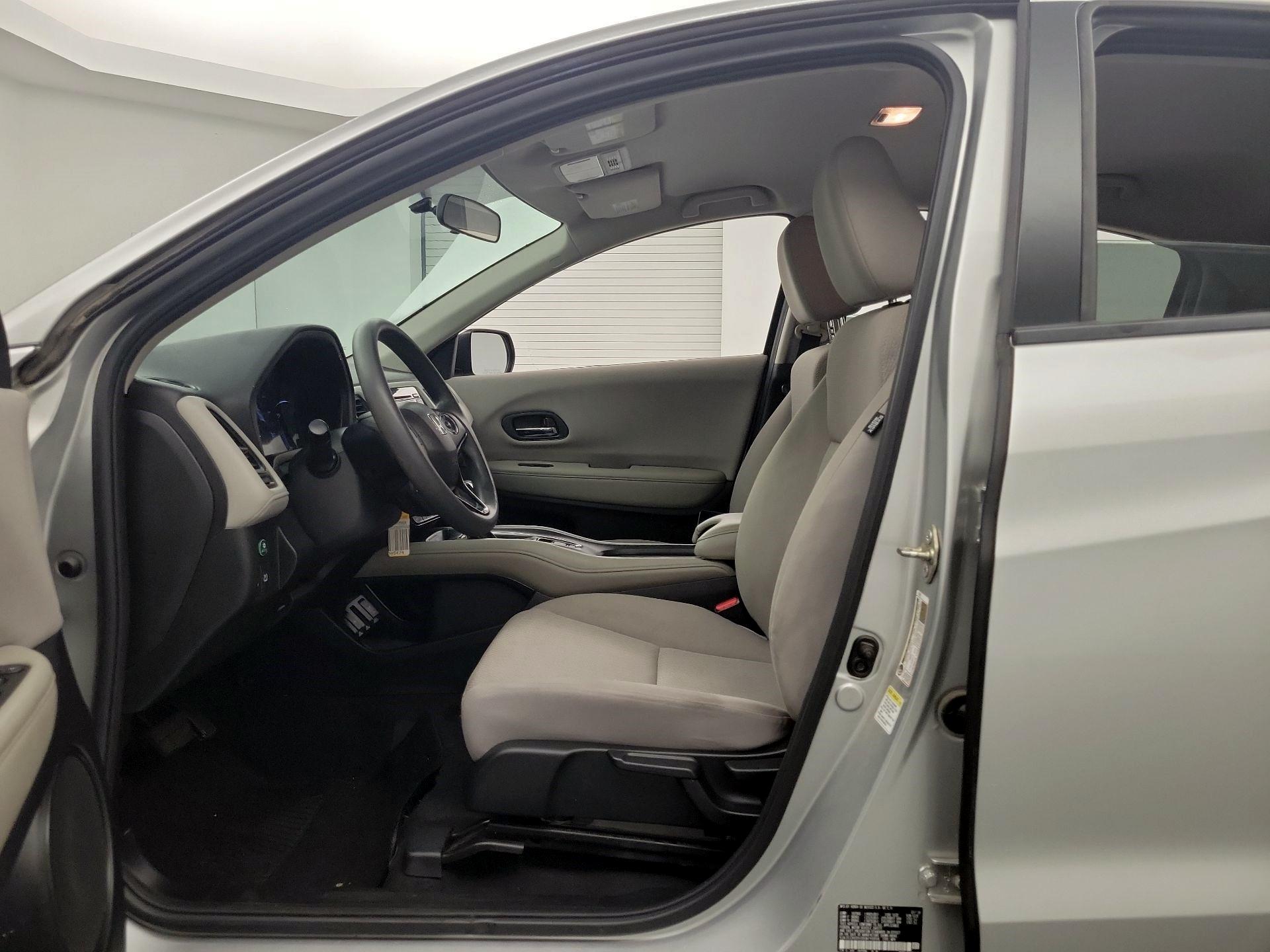 Thumbnail: 2016 Honda HR-V - 9