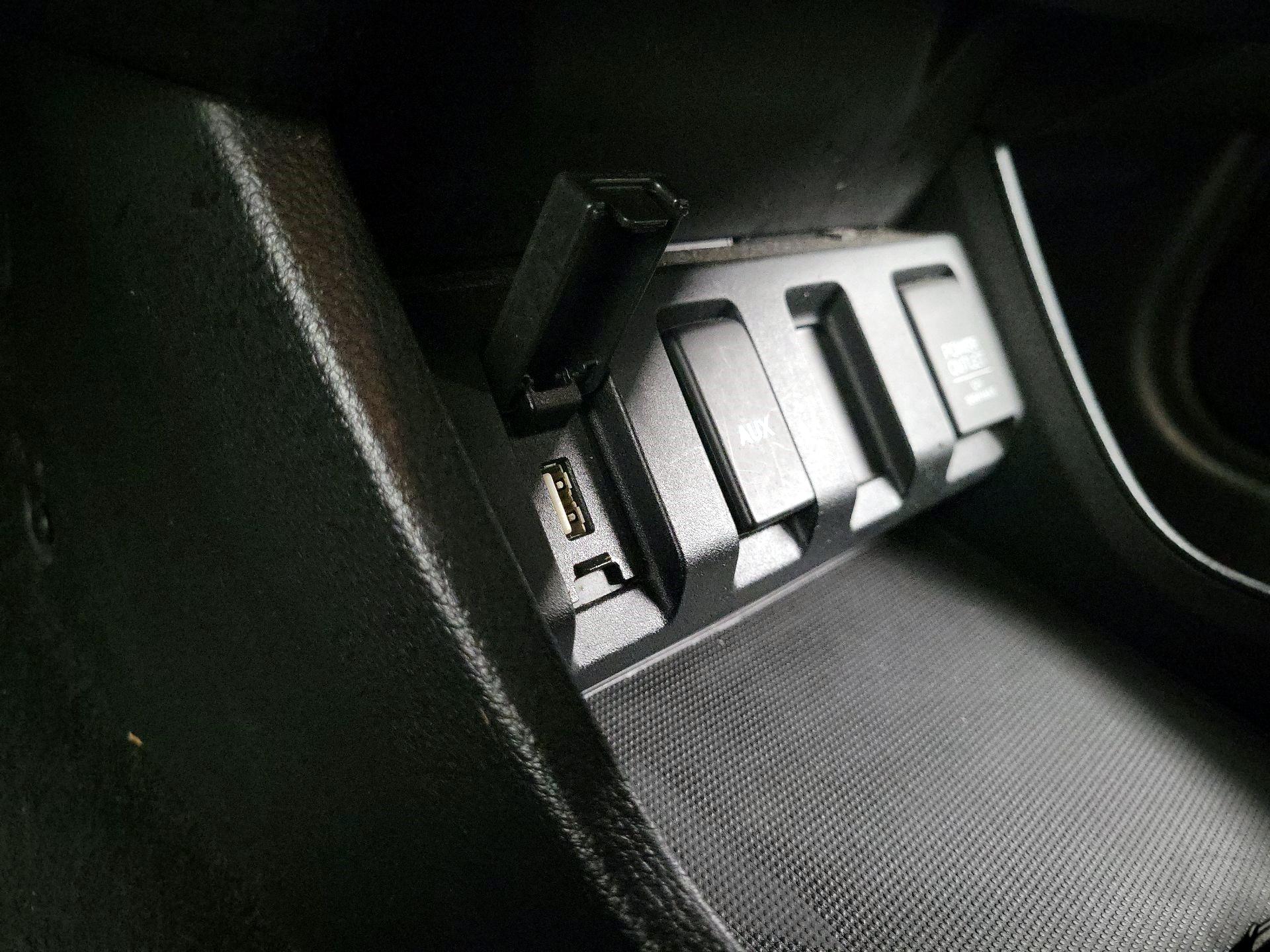 Thumbnail: 2016 Honda HR-V - 16