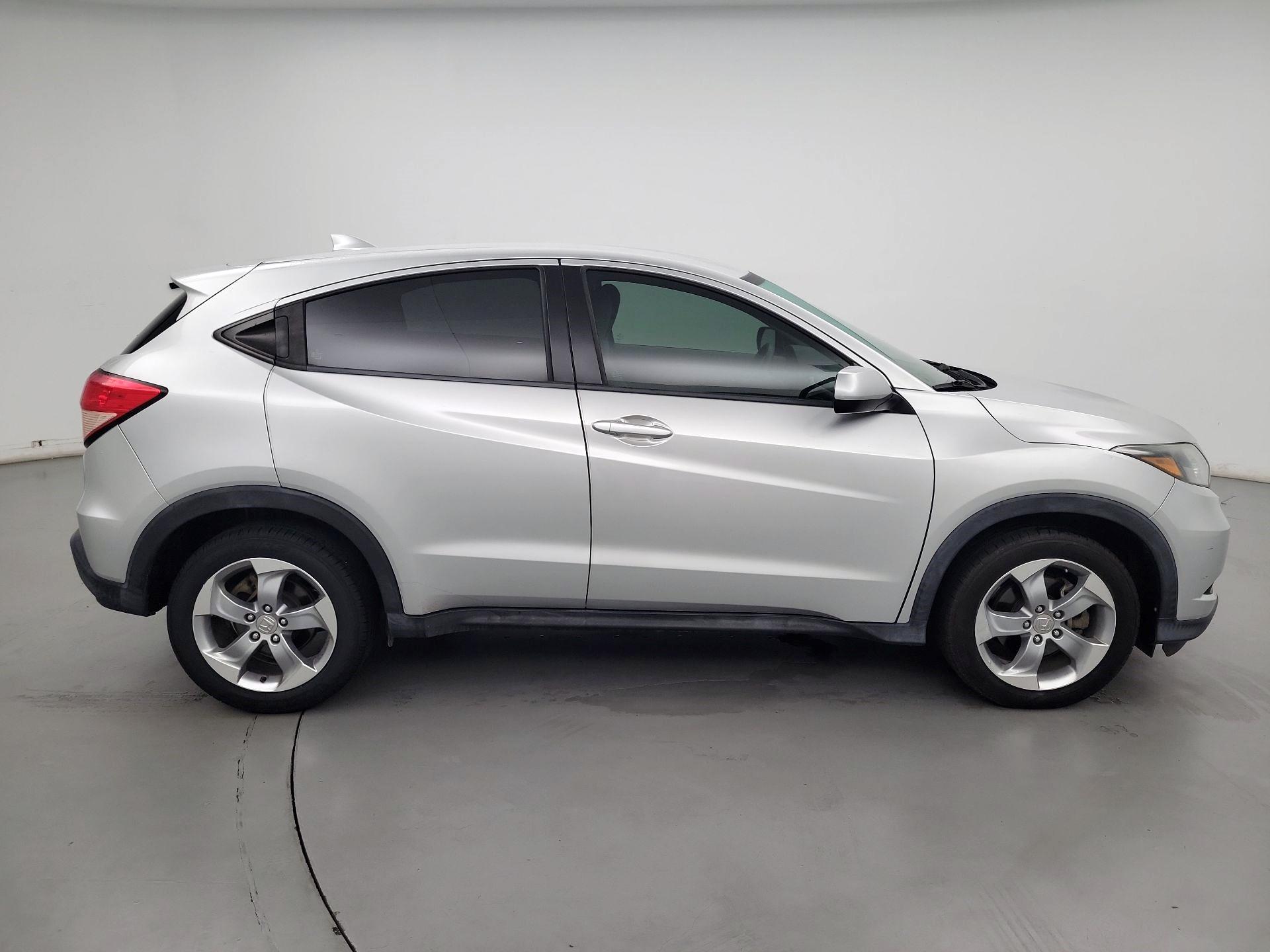 Thumbnail: 2016 Honda HR-V - 4