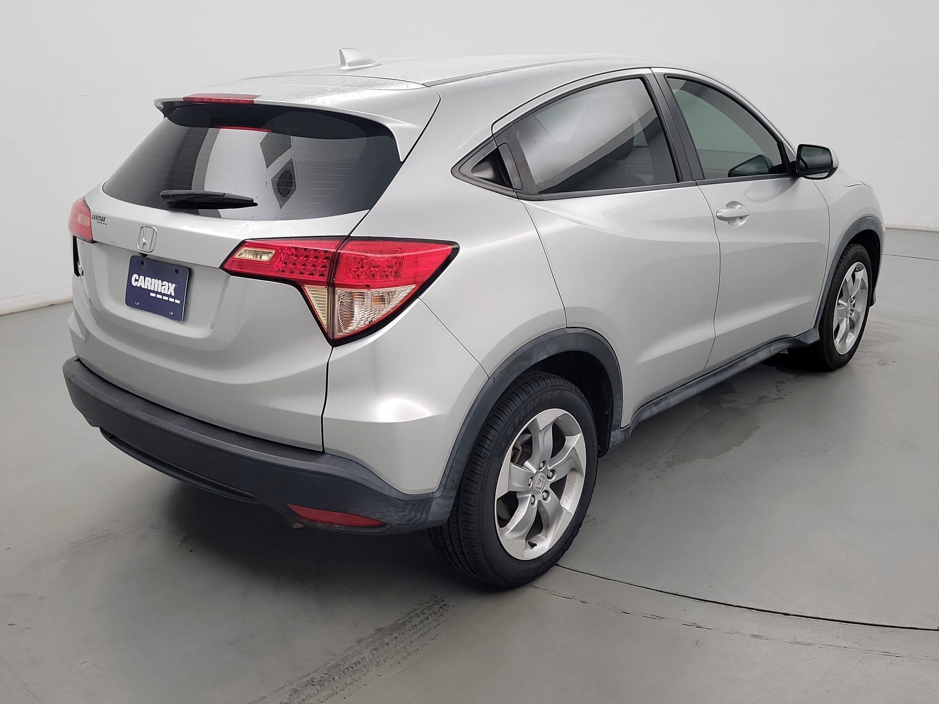 Thumbnail: 2016 Honda HR-V - 5