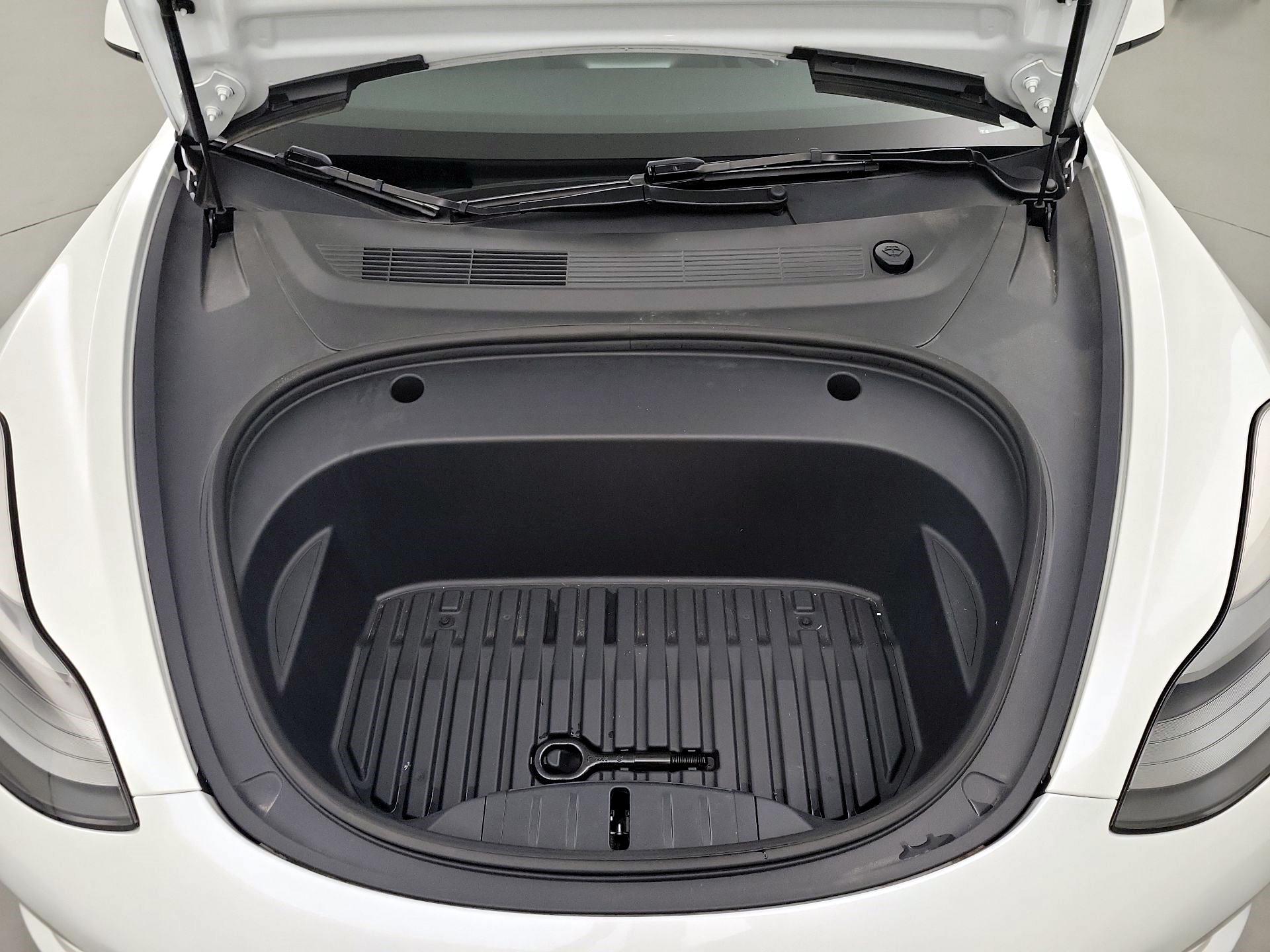 Thumbnail: 2023 Tesla Model 3 - 19