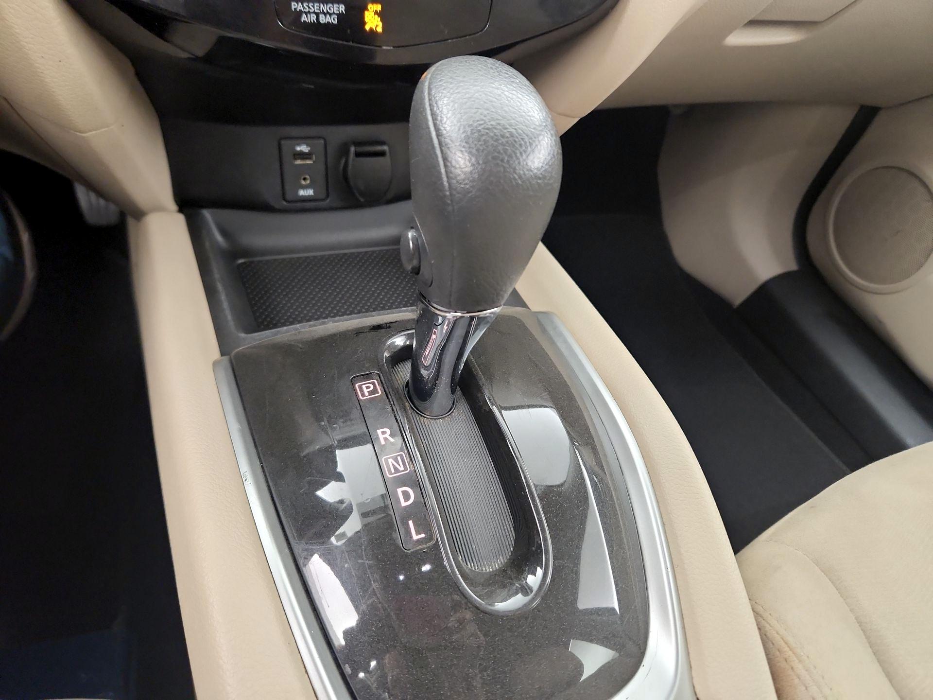 Thumbnail: 2016 Nissan Rogue - 16