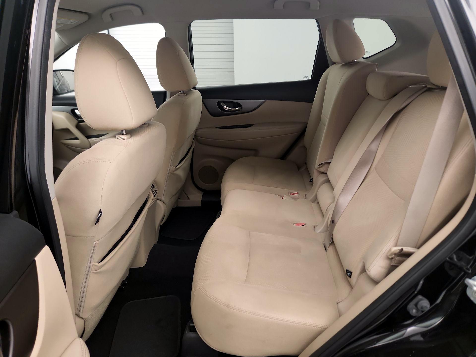 Thumbnail: 2016 Nissan Rogue - 18