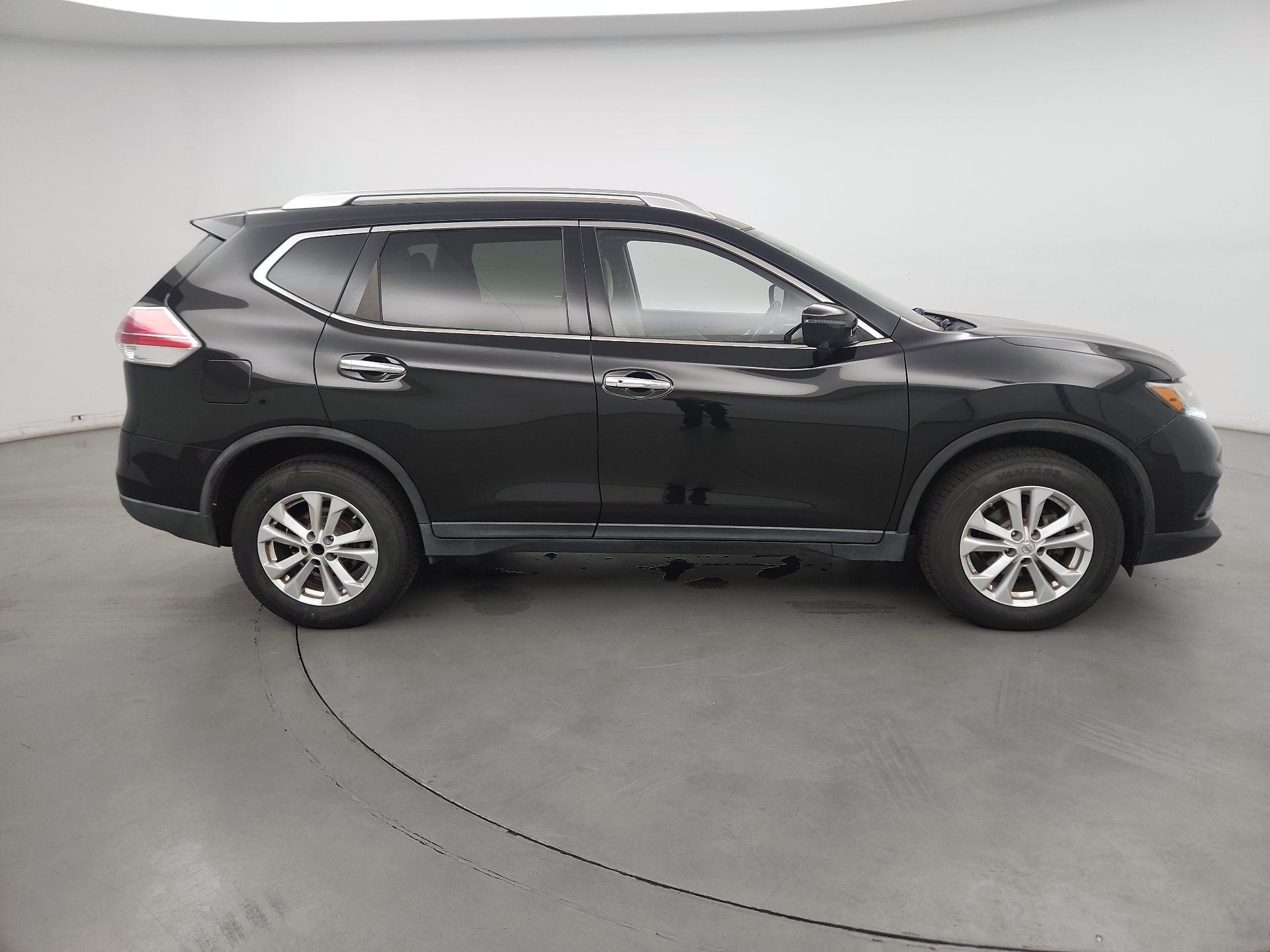 Thumbnail: 2016 Nissan Rogue - 4