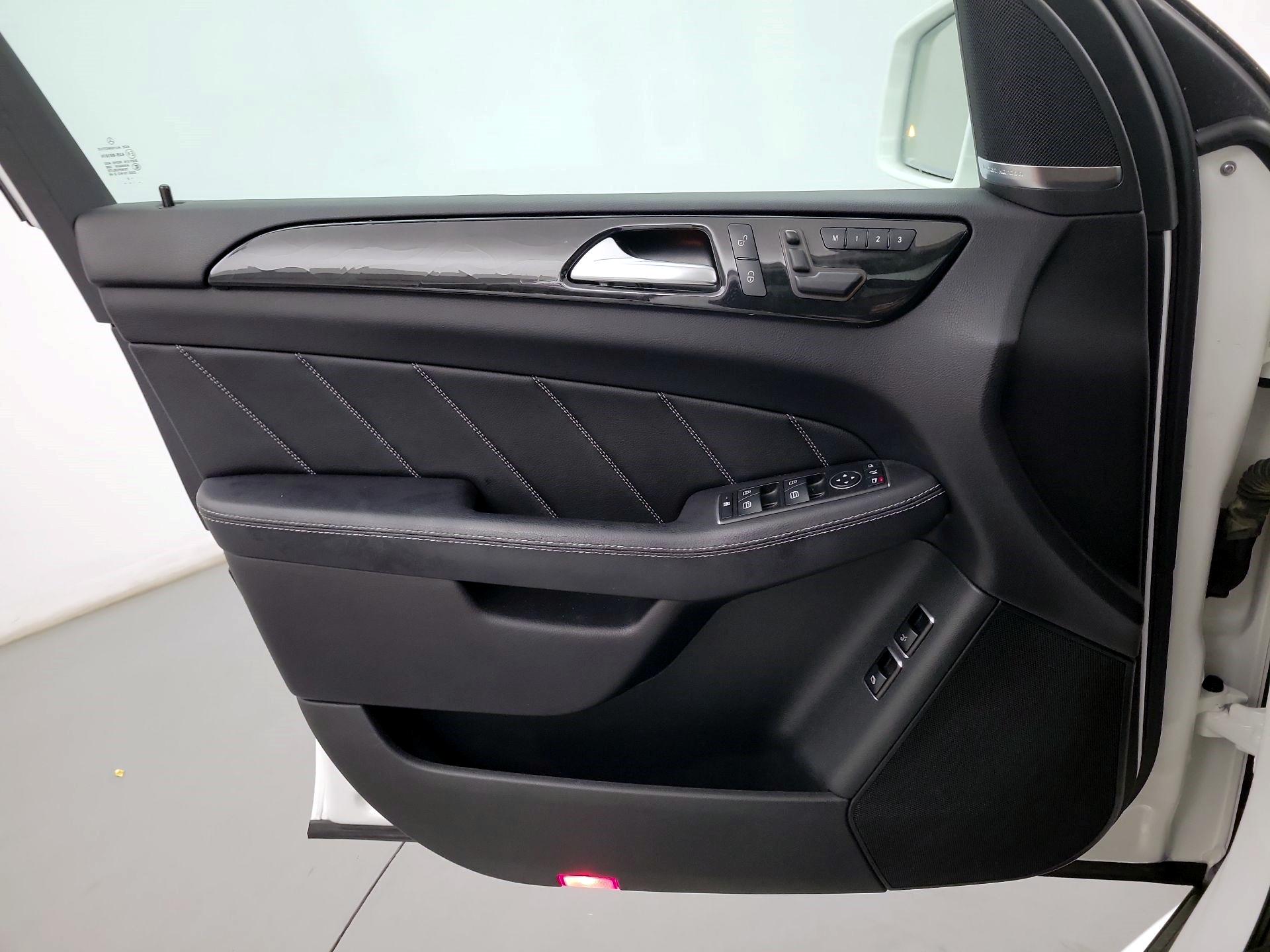 Thumbnail: 2016 Mercedes-Benz GL-Class - 10