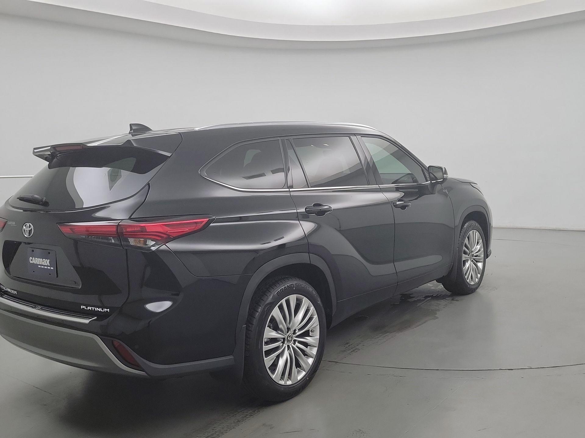 Thumbnail: 2023 Toyota Highlander - 5